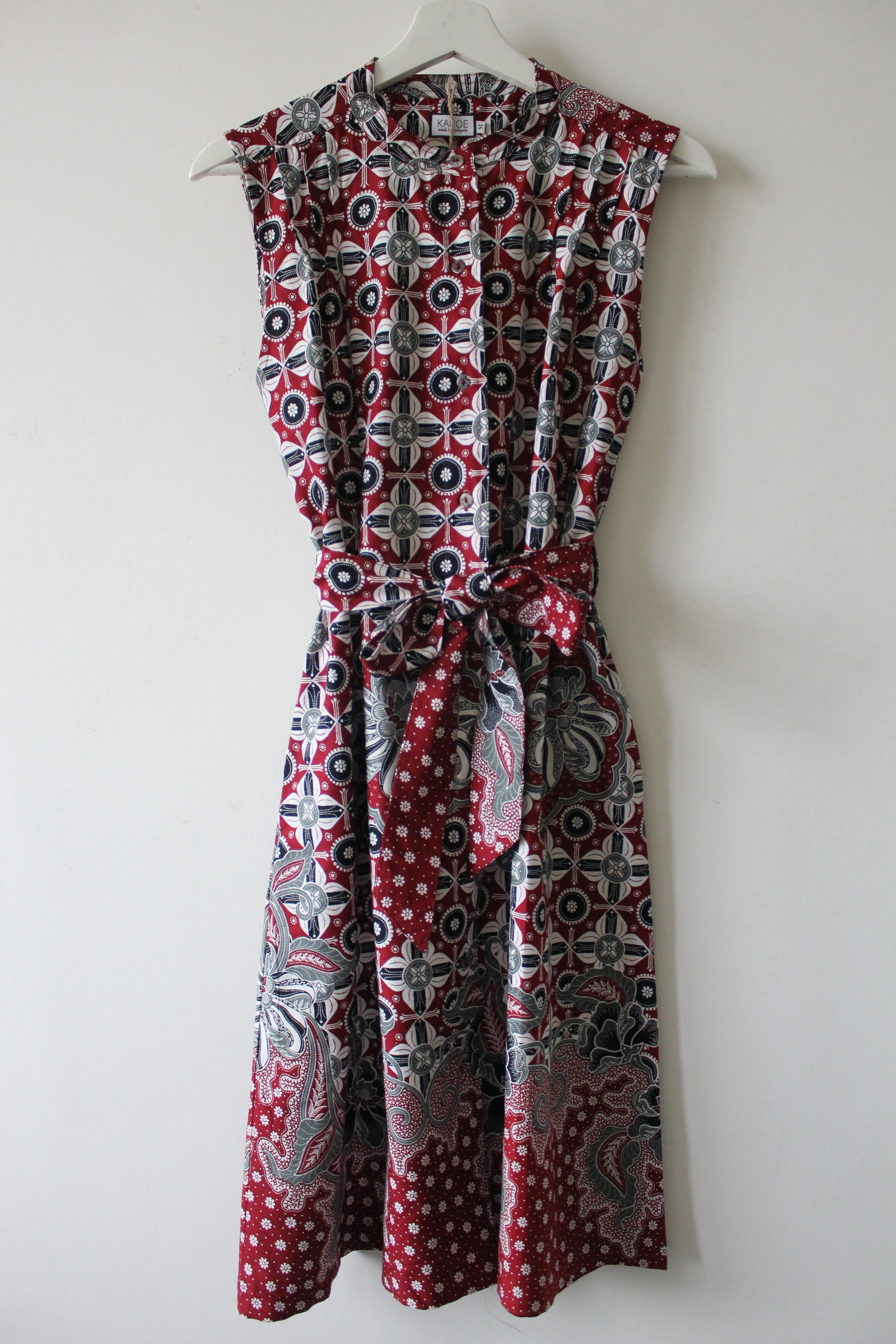 Button Down Dress (M) - Eve (Red/ Black)