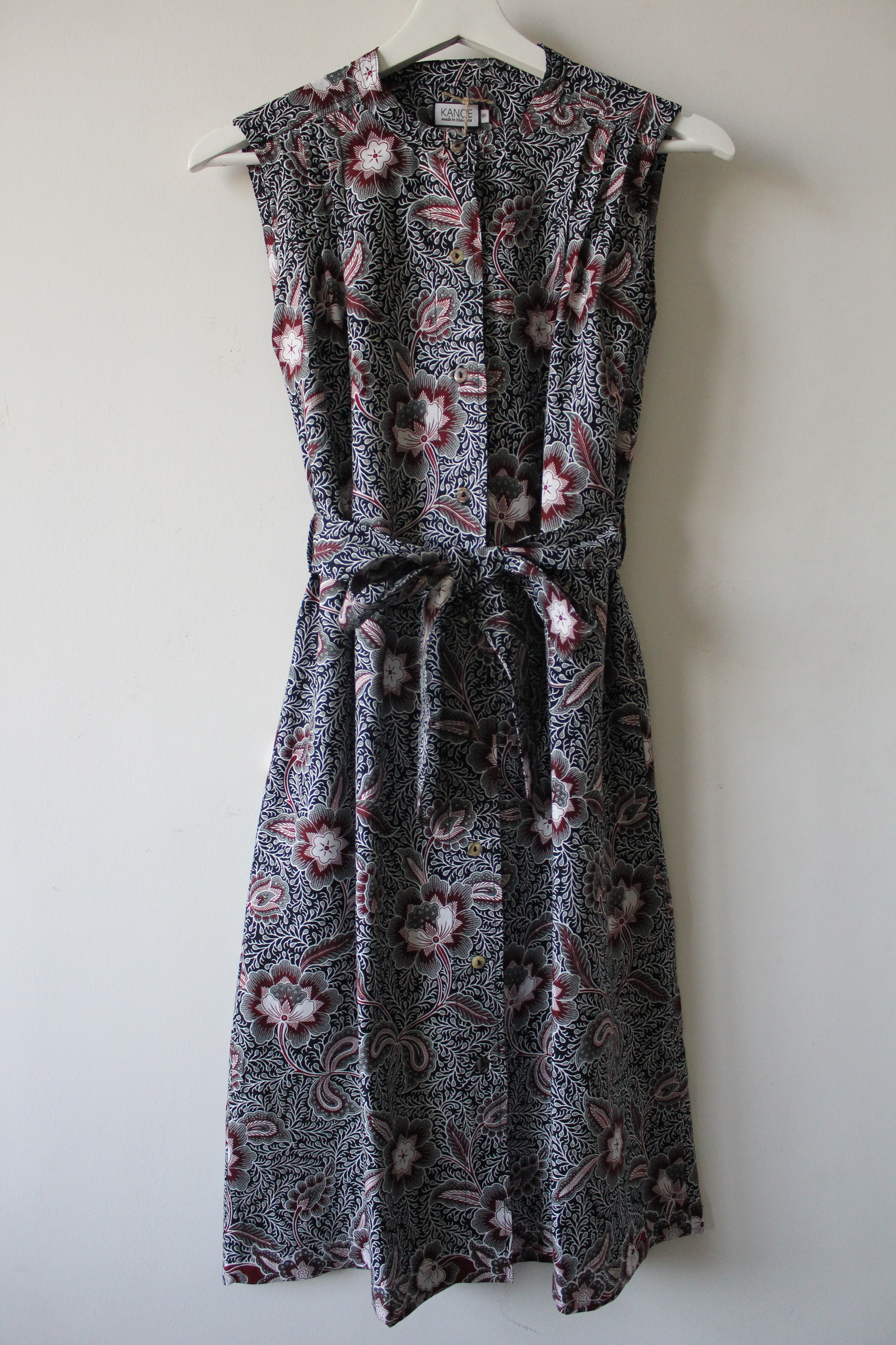 Button Down Dress (S) - Suvi (Black/ Red)