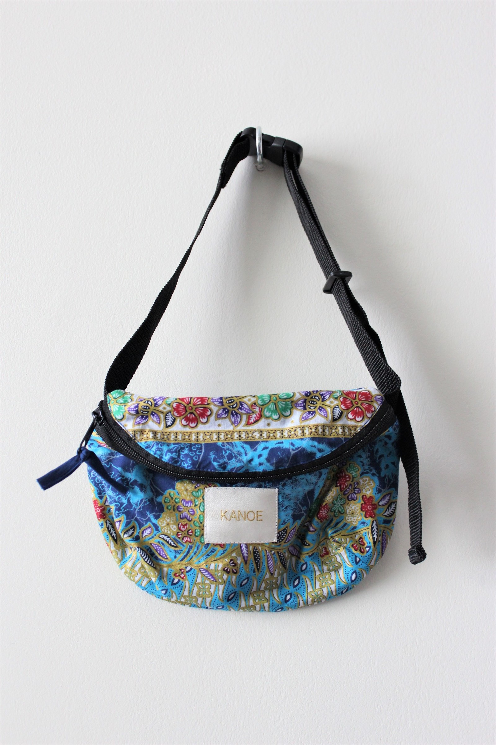 Batik Fanny Pack - April