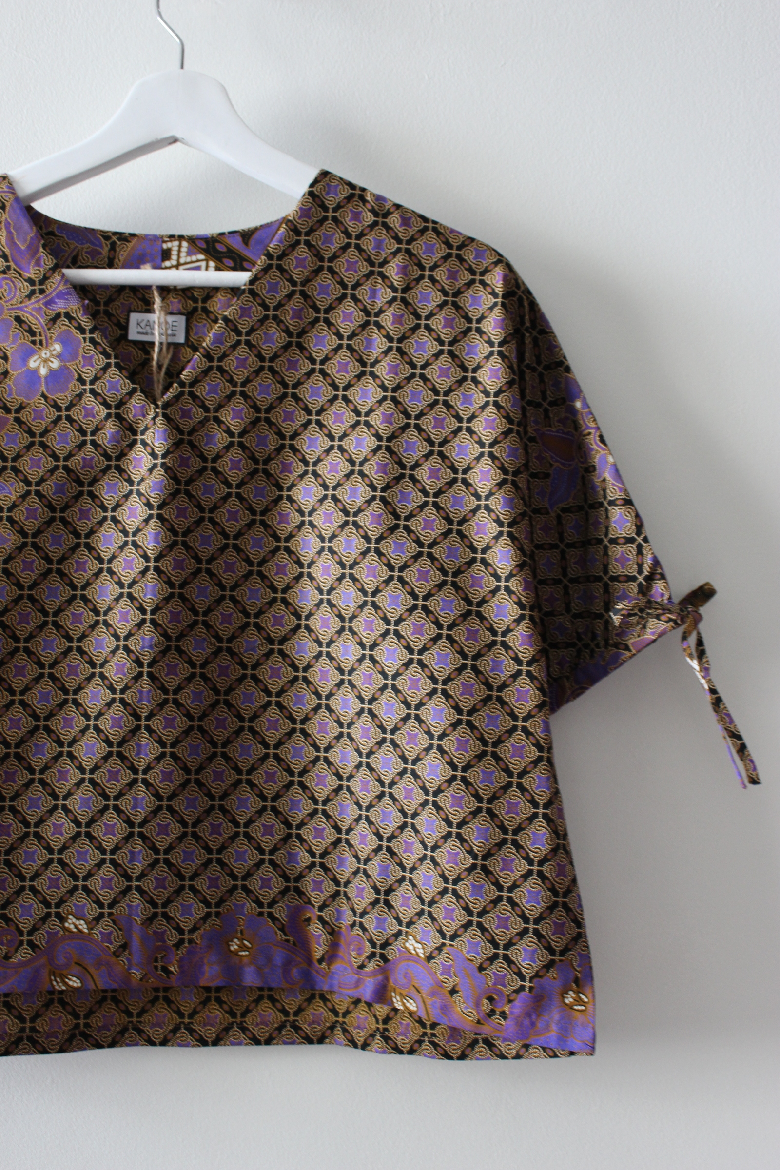 Avery Dae Batik Top - Seri