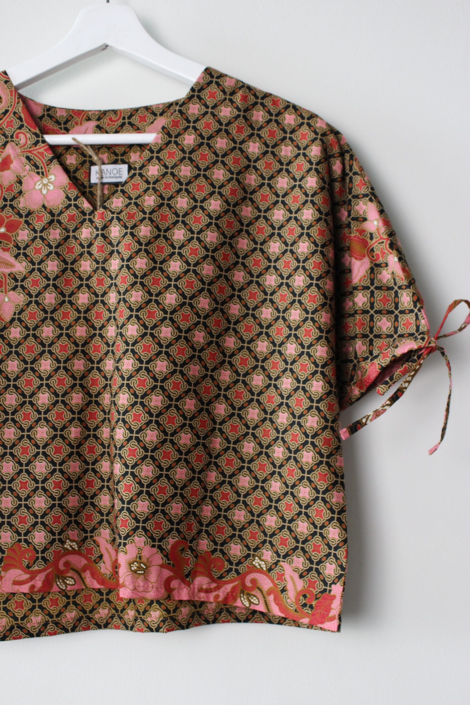 Avery Dae Batik Top - Brei