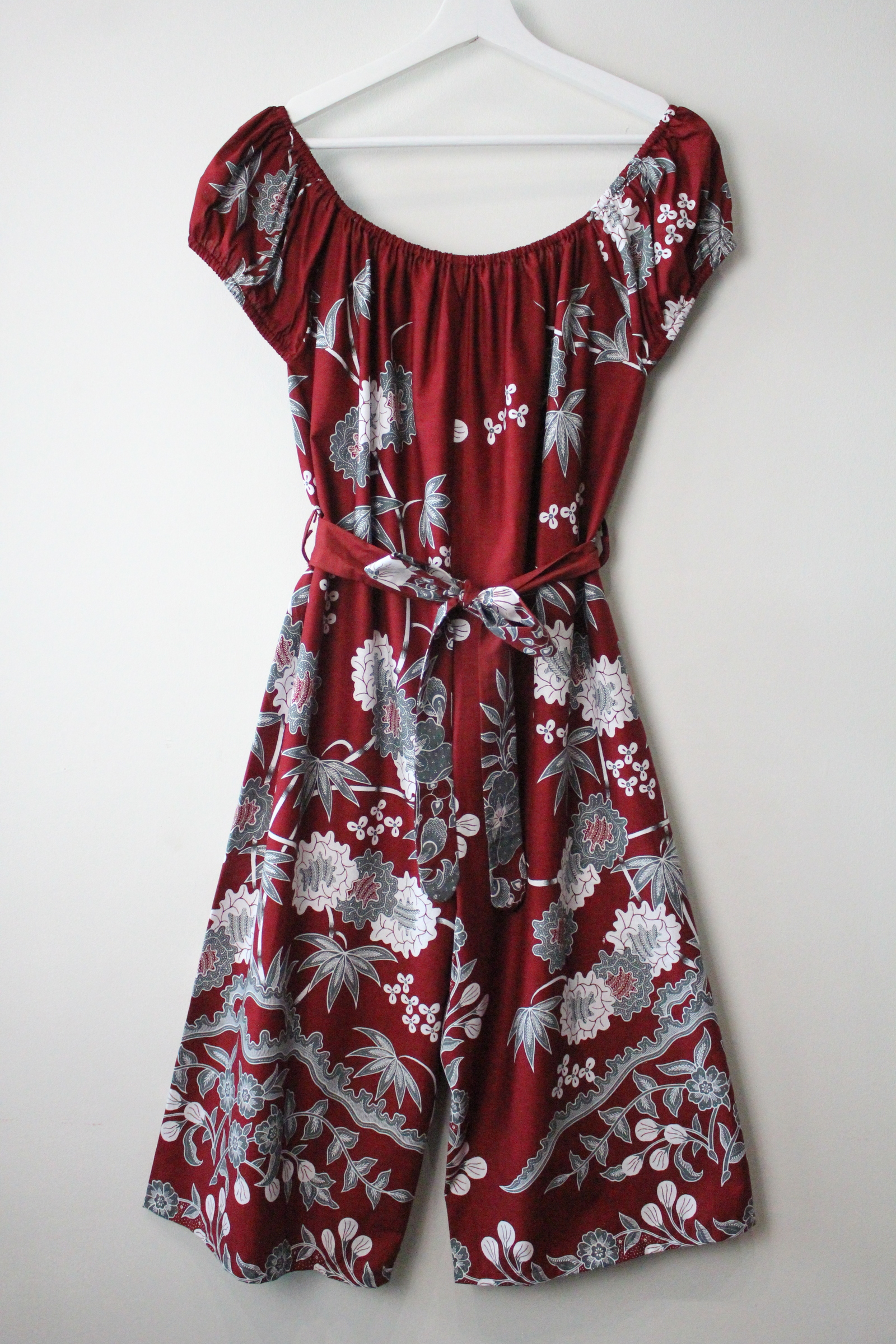 AveryDae Batik Jumpsuit (L) - Yanni
