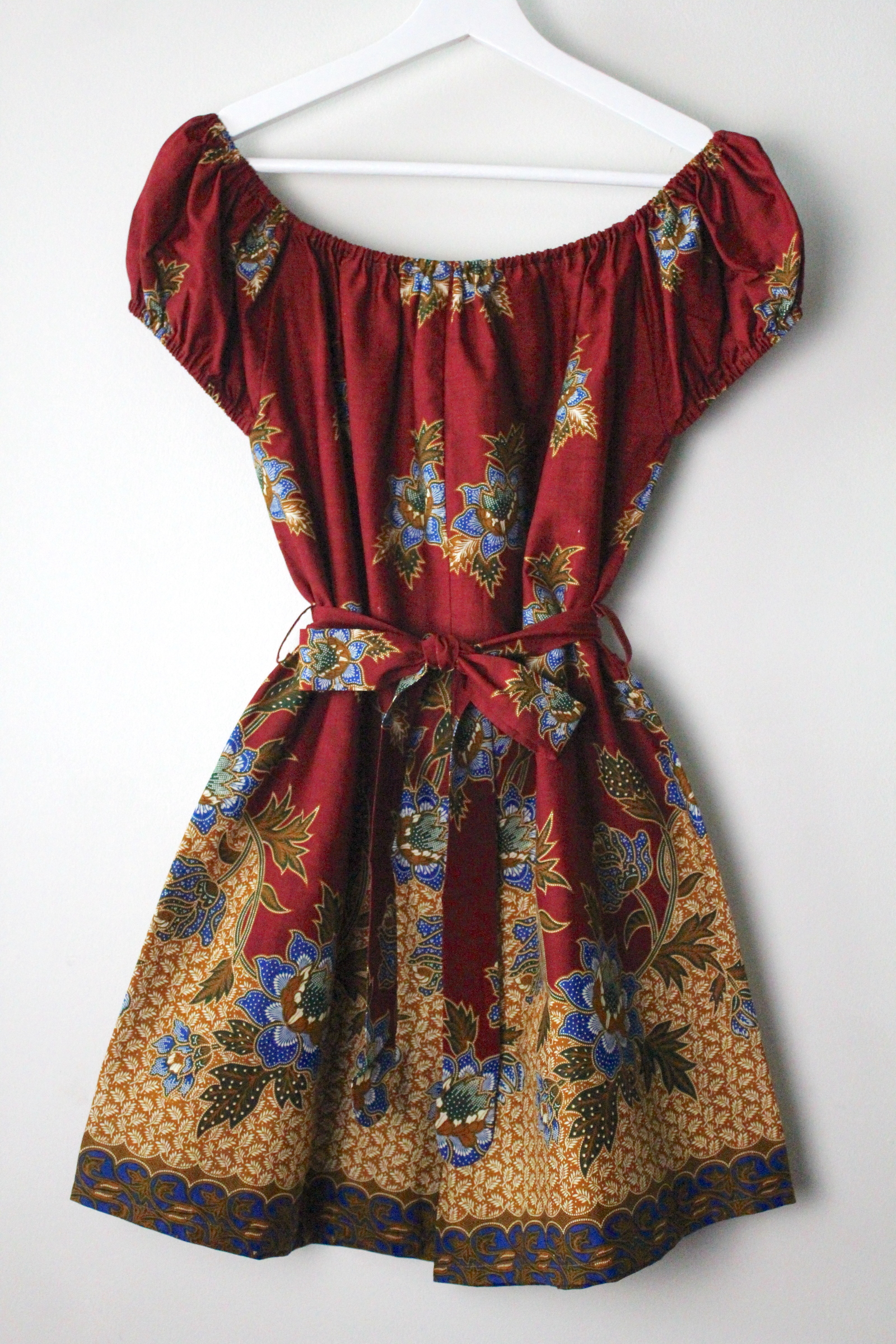 AveryDae Batik Playsuit (L) - Janny