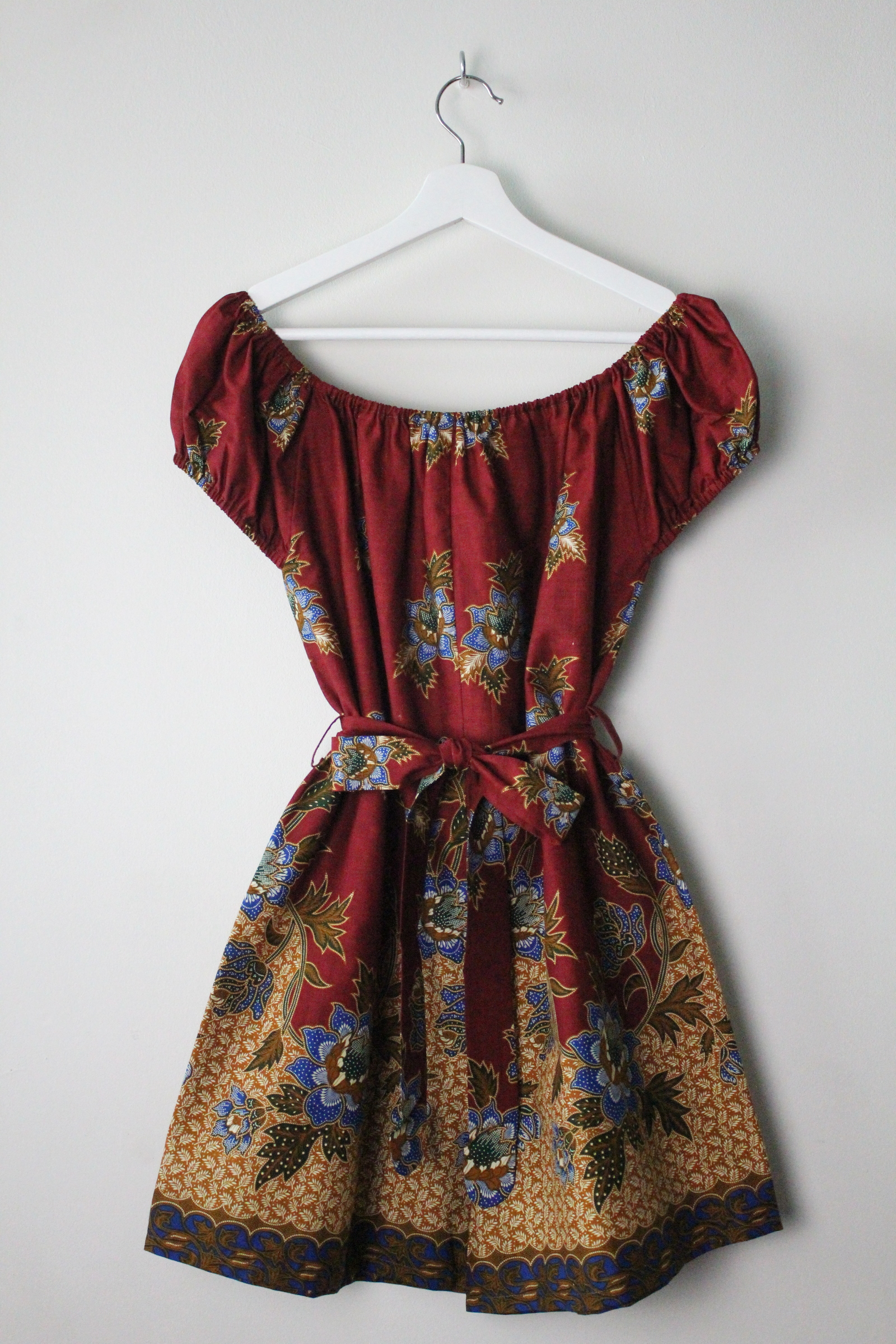 AveryDae Batik Playsuit (L) - Janny