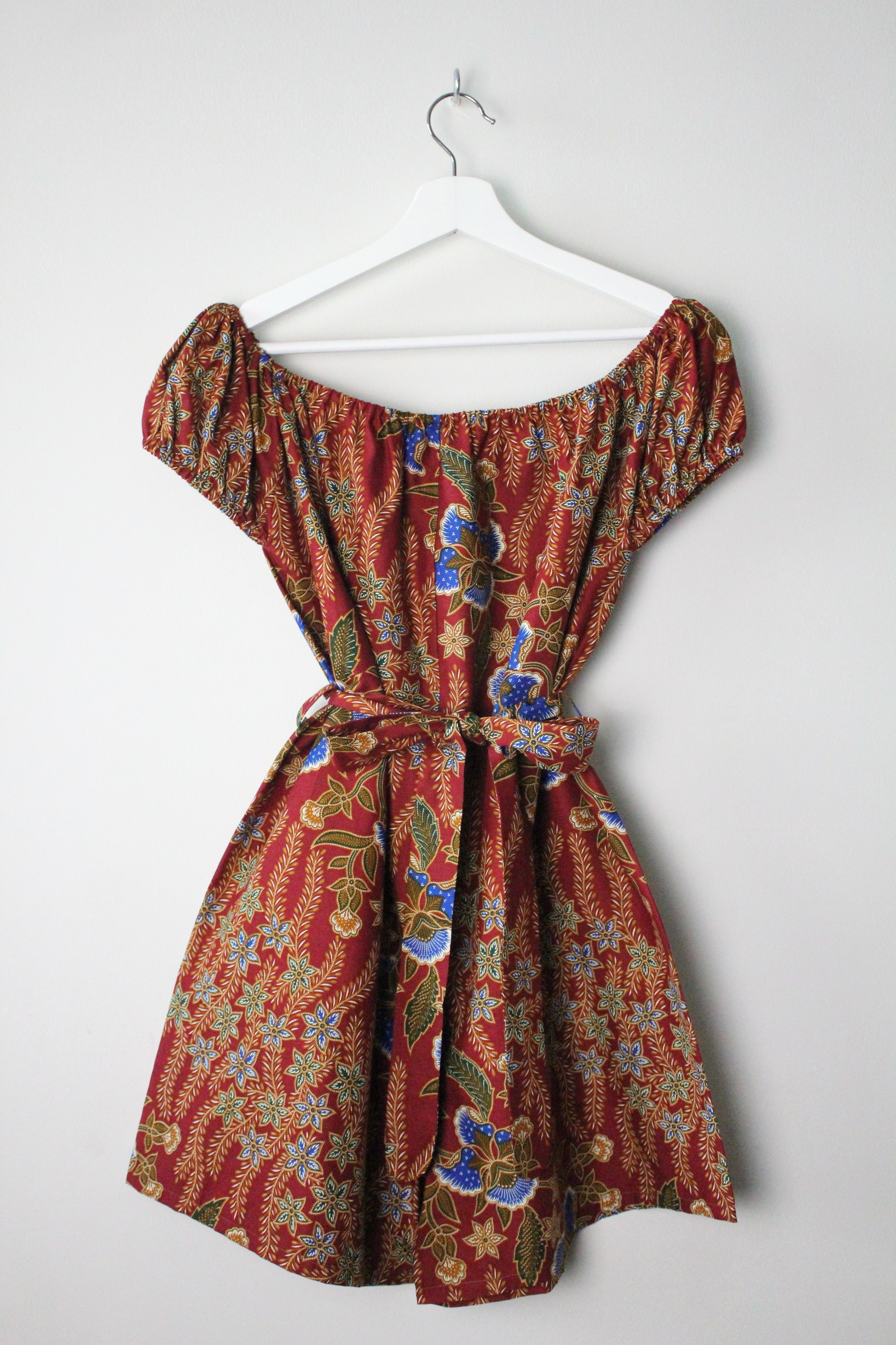 AveryDae Batik Playsuit (L) - Cheng