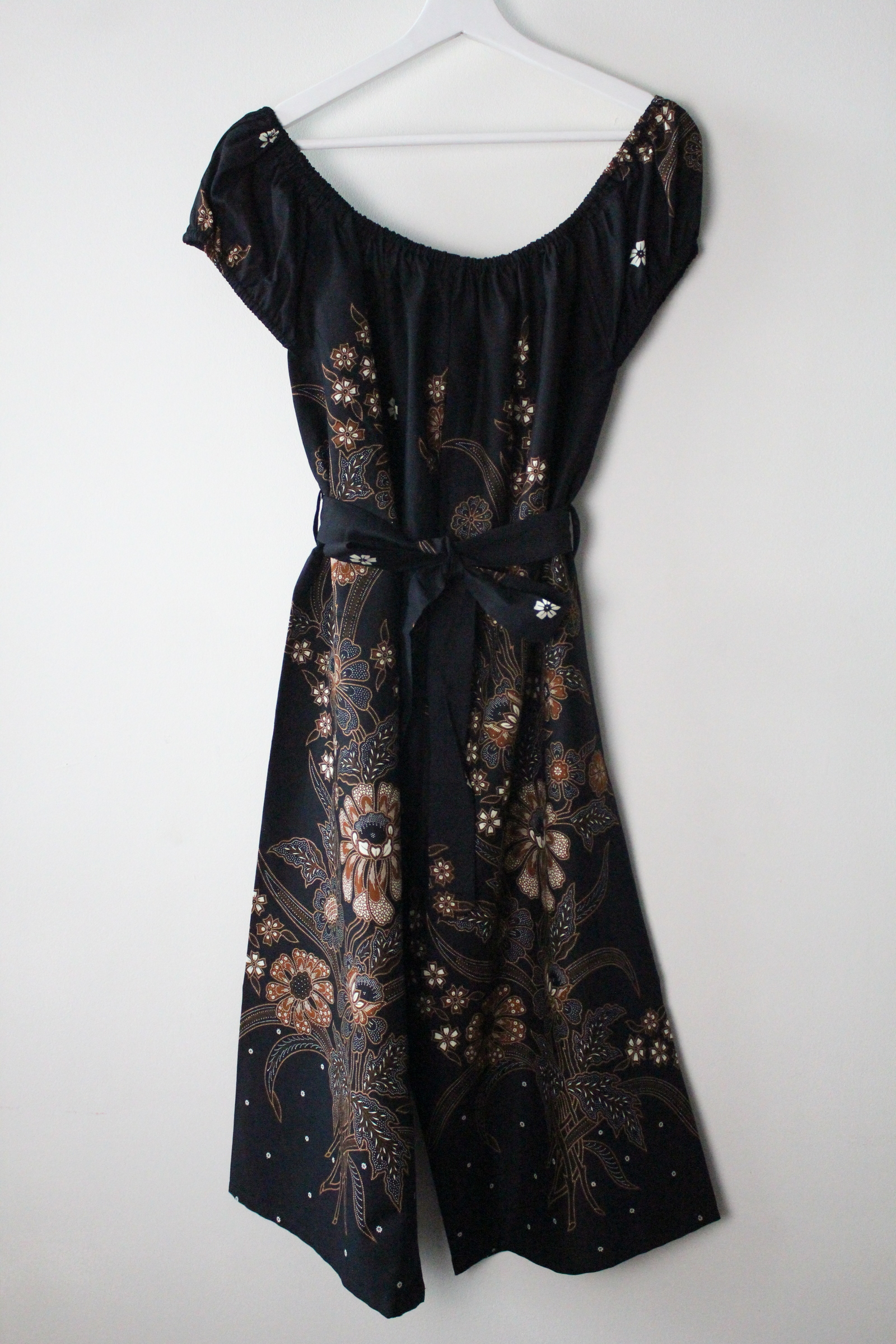AveryDae Batik Jumpsuit (L) - Hanny