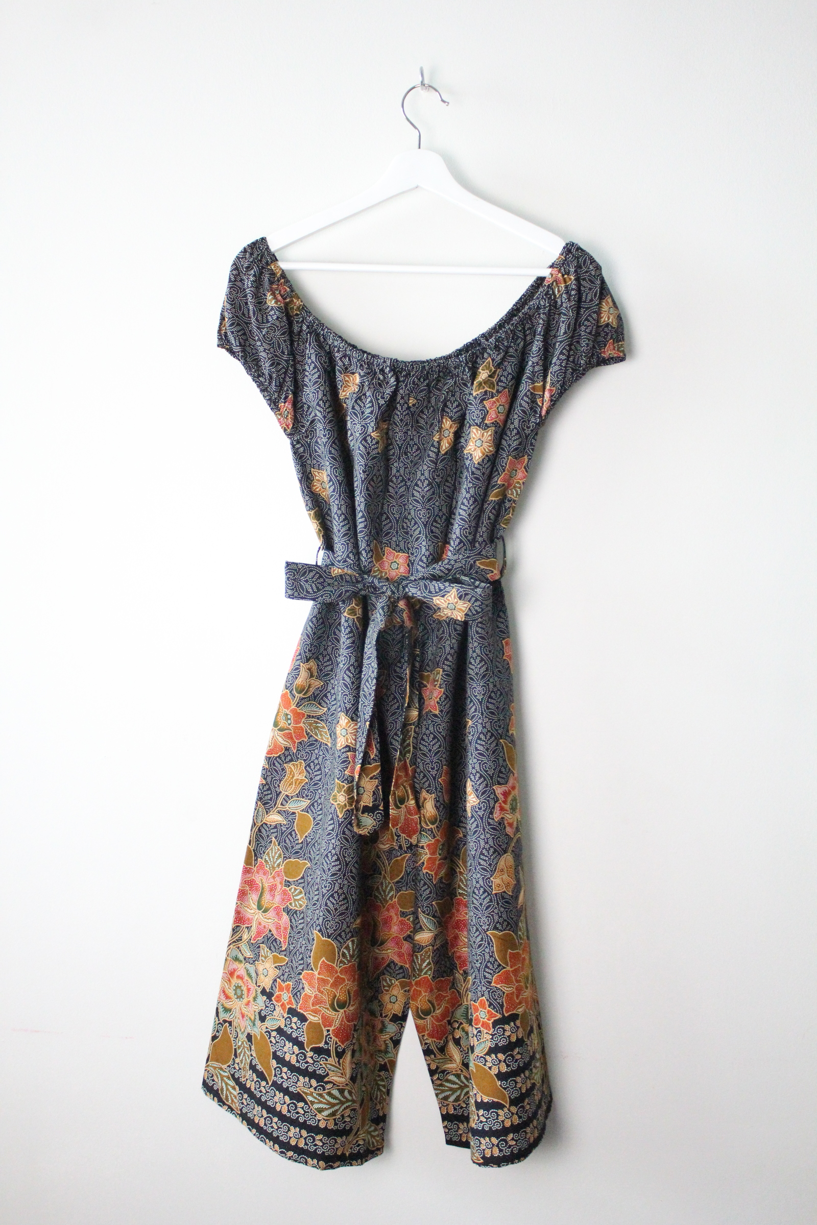 AveryDae Batik Jumpsuit (L) - Gray