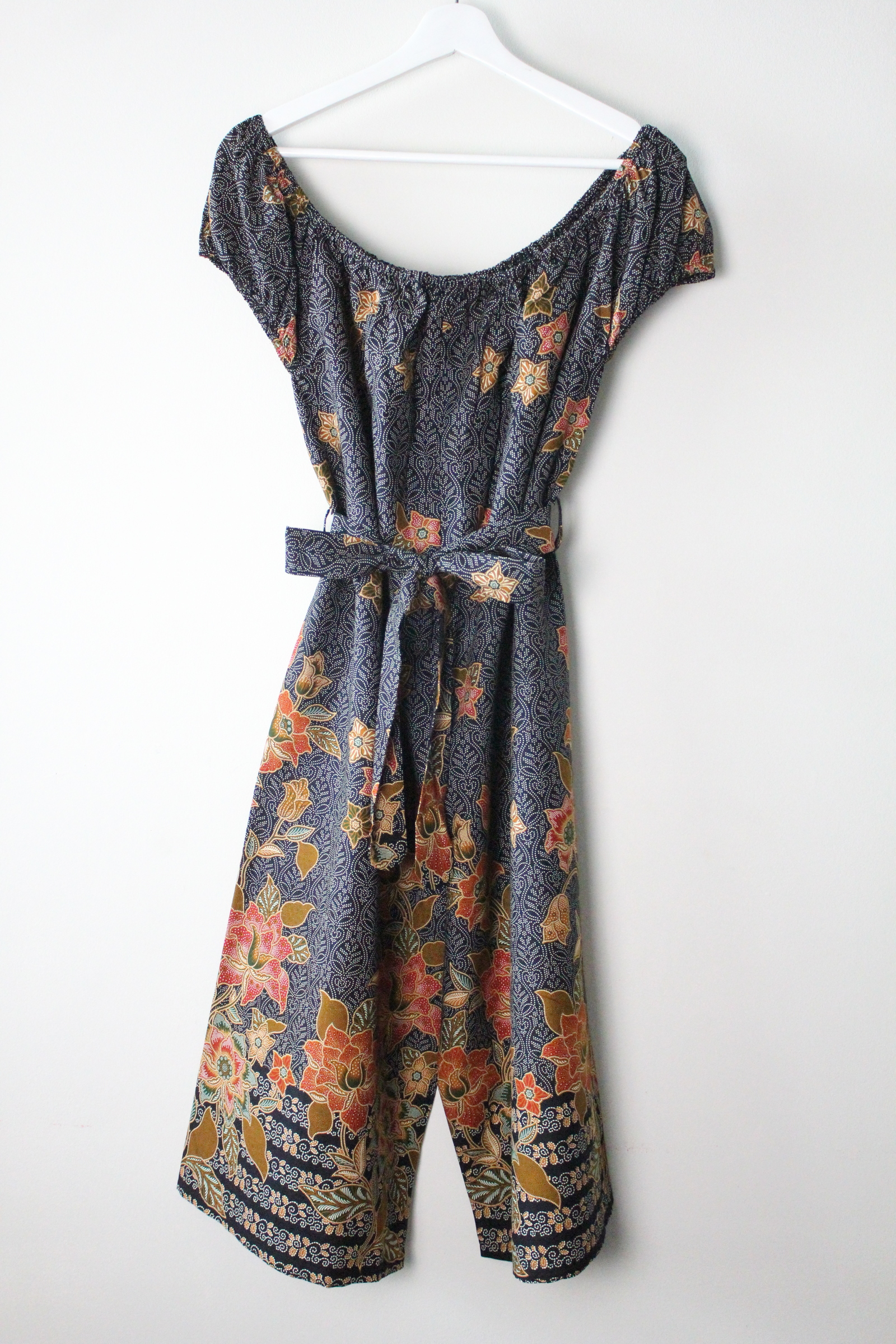 AveryDae Batik Jumpsuit (L) - Gray