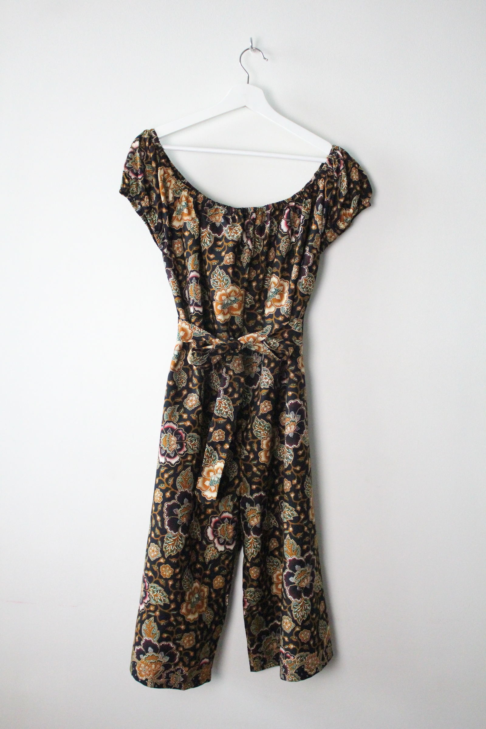 AveryDae Batik Jumpsuit (L) - Maya