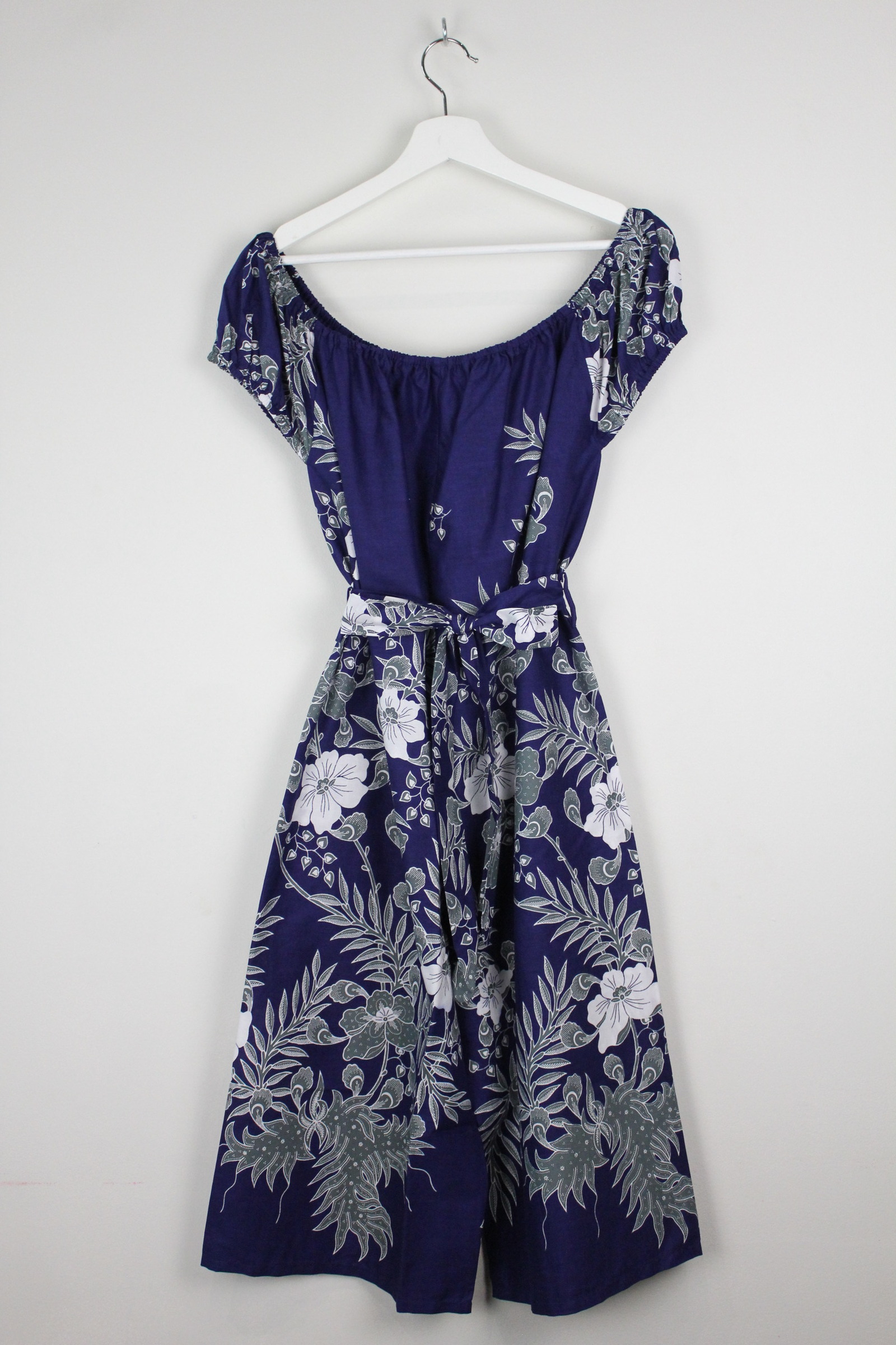 AveryDae Batik Jumpsuit (L) - Chelsea