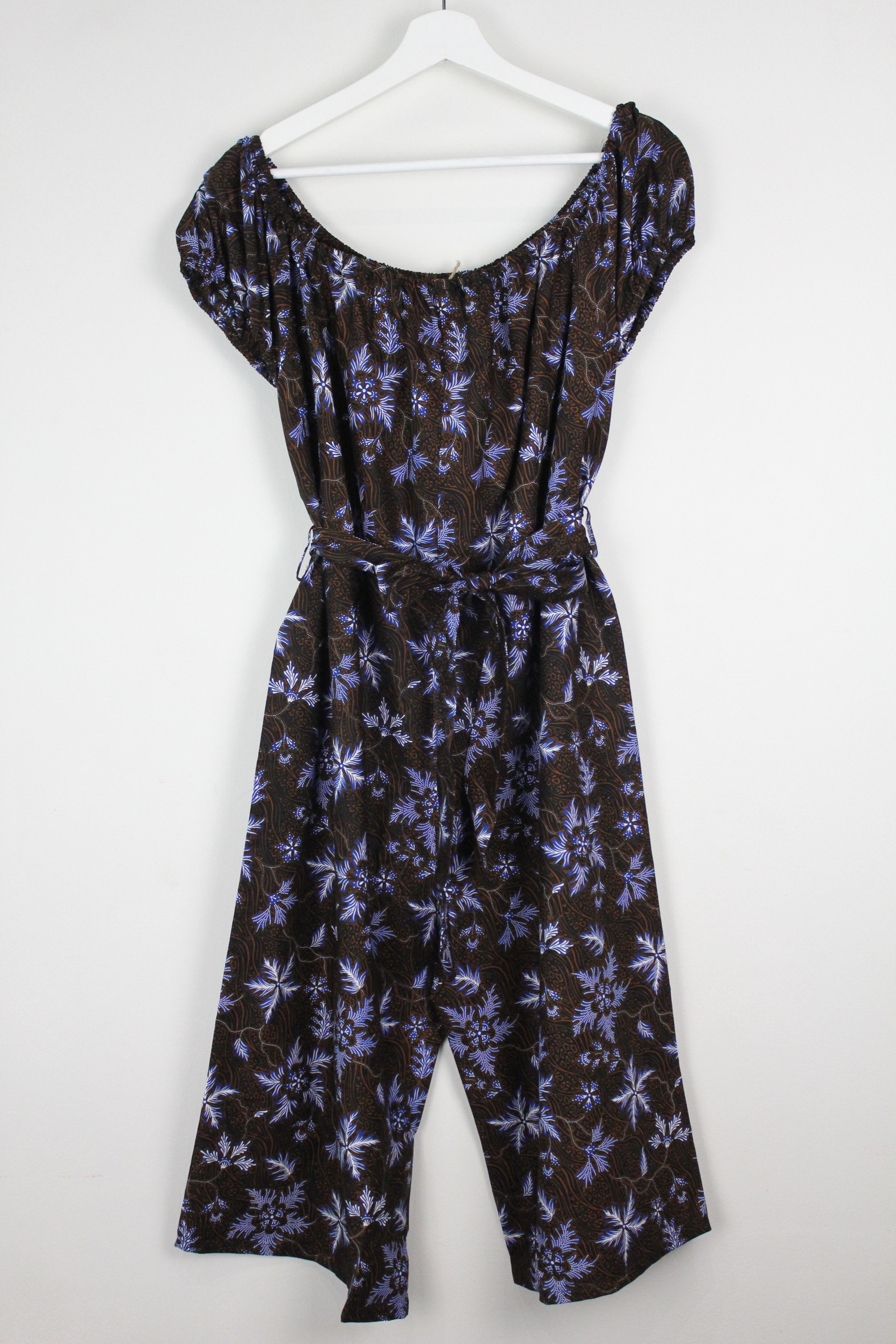 AveryDae Batik Jumpsuit (L) - Piper