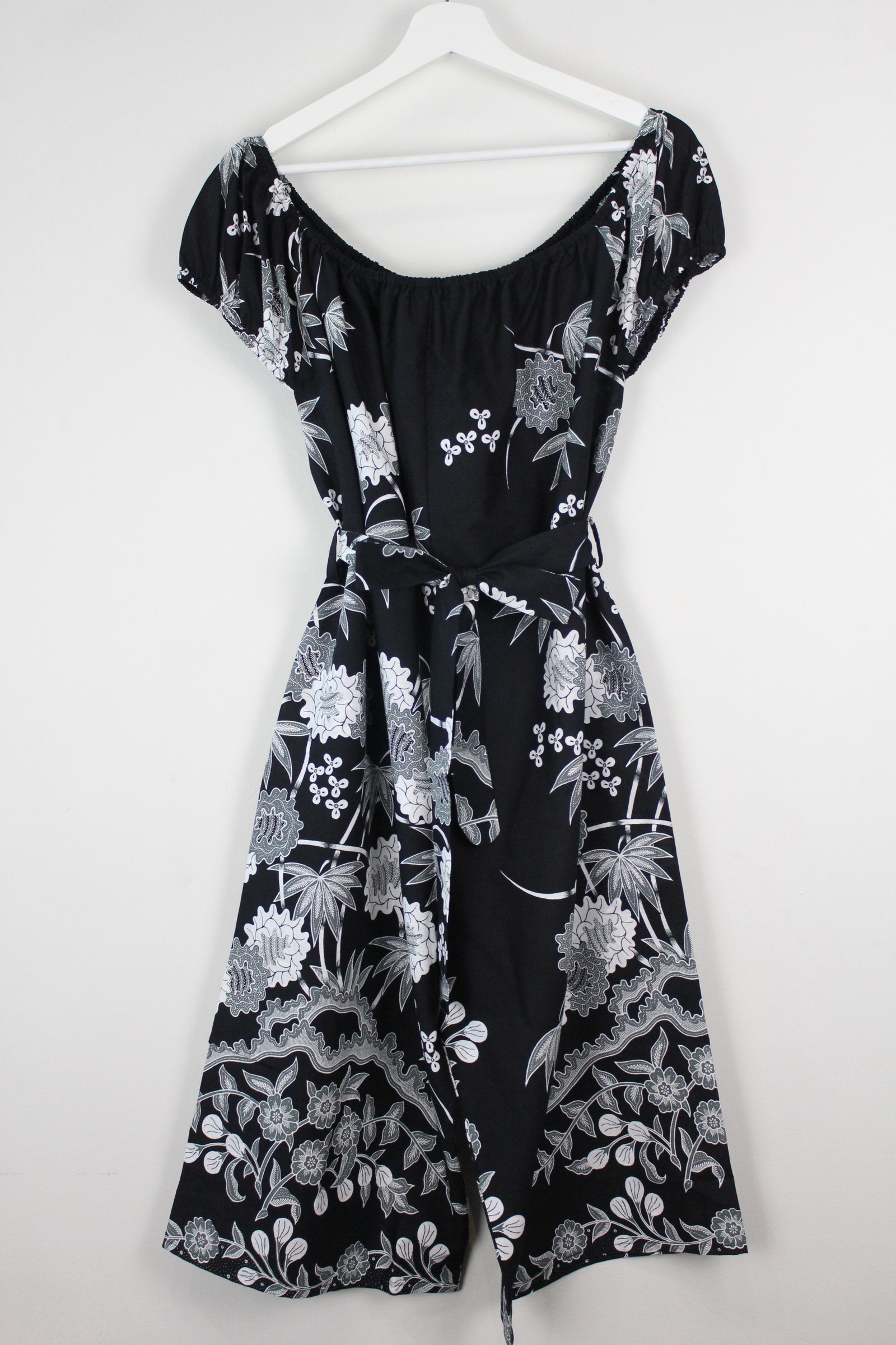 AveryDae Batik Jumpsuit (L) - Ebbie