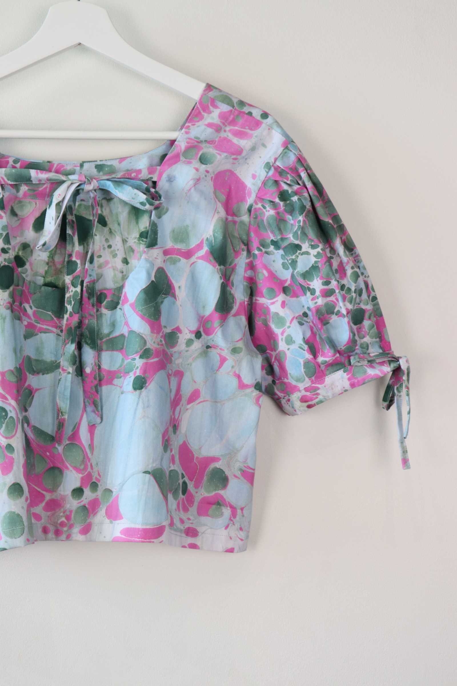 Hand Marbled Bow Top - Makers Magic