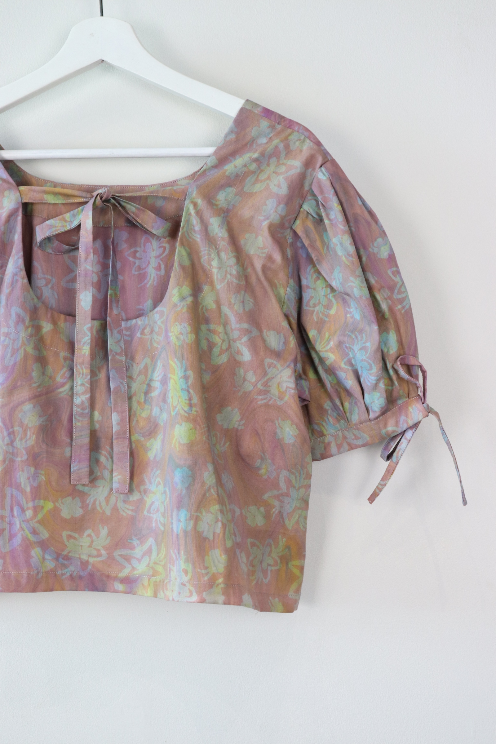 Hand Marbled Bow Top - Marshmallow Magic