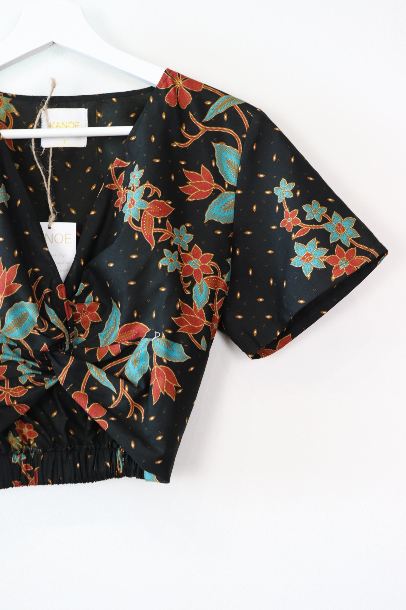 Twisted Front Batik Top - Mahagony