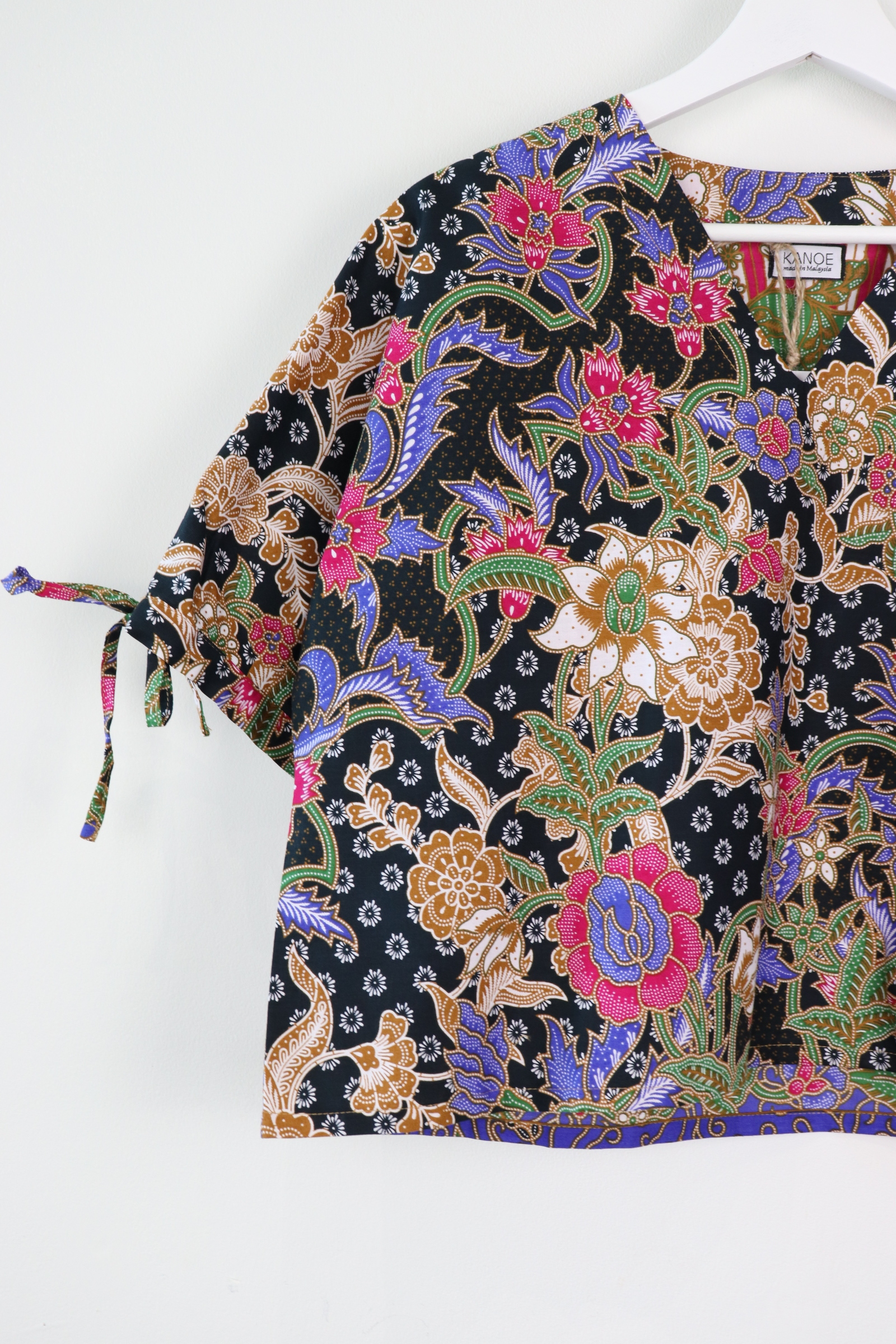 AveryDae Batik Top - Blackie