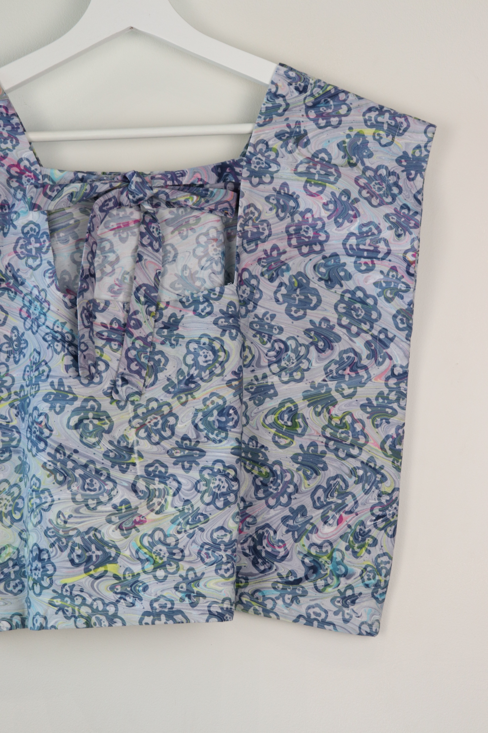 GroceryDate Batik Top - Glitter Stars ( Handmade Batik Terap )