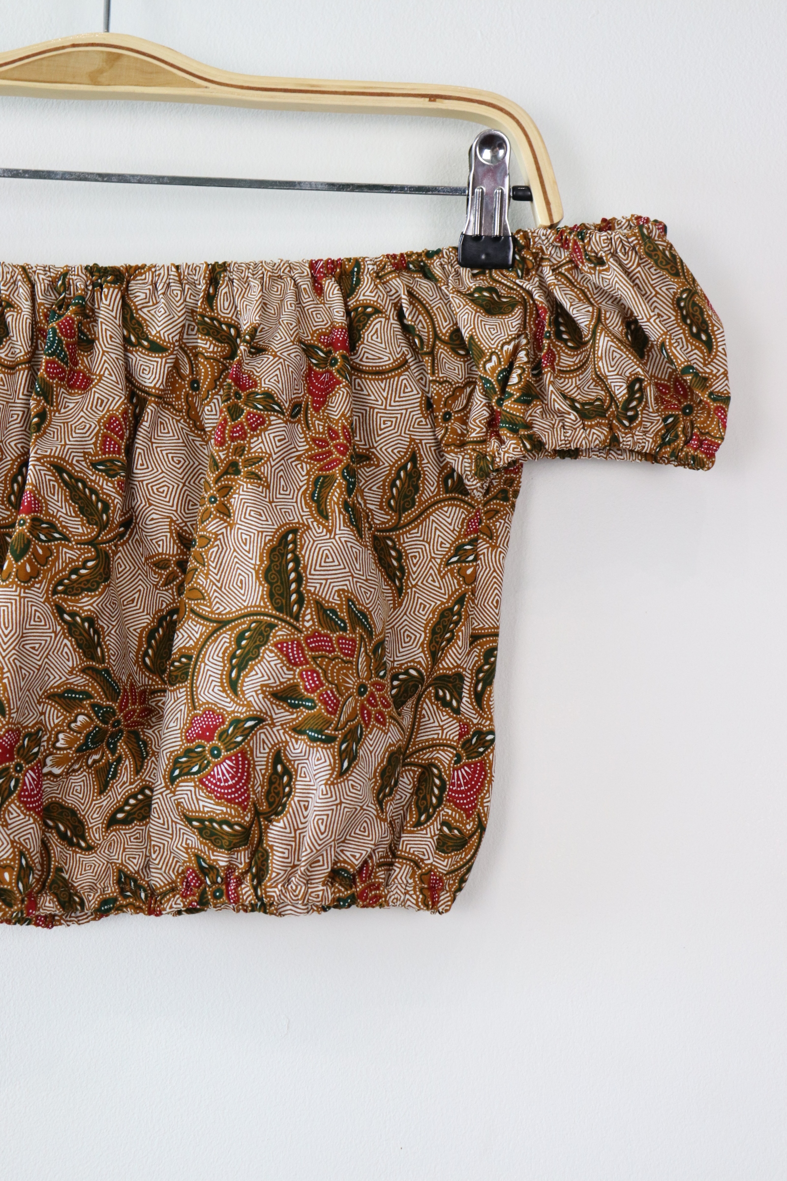 Lil Millie Cropped Top - Wheat (Red)
