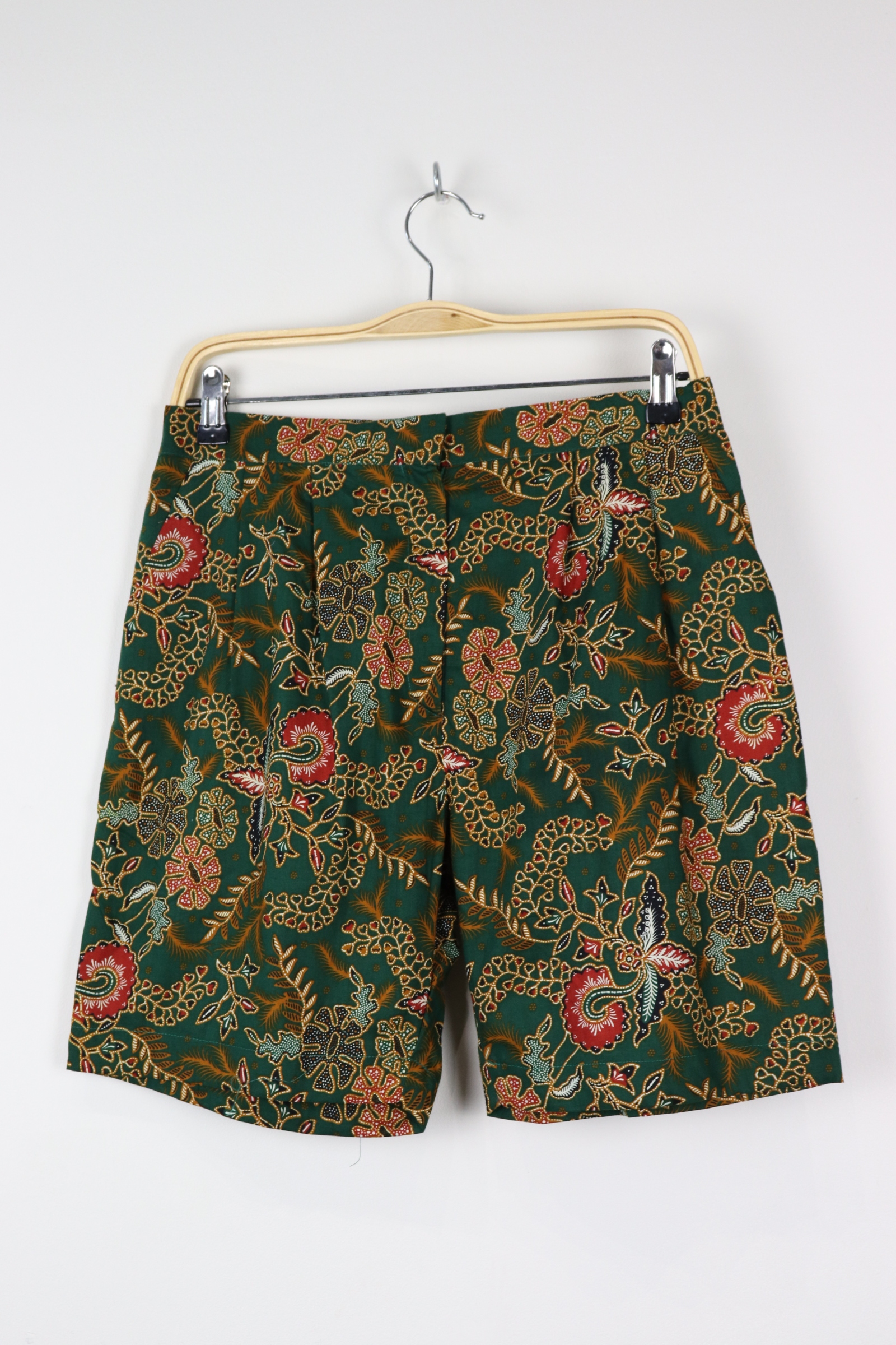 Tailored Batik Shorts - Kale (M)
