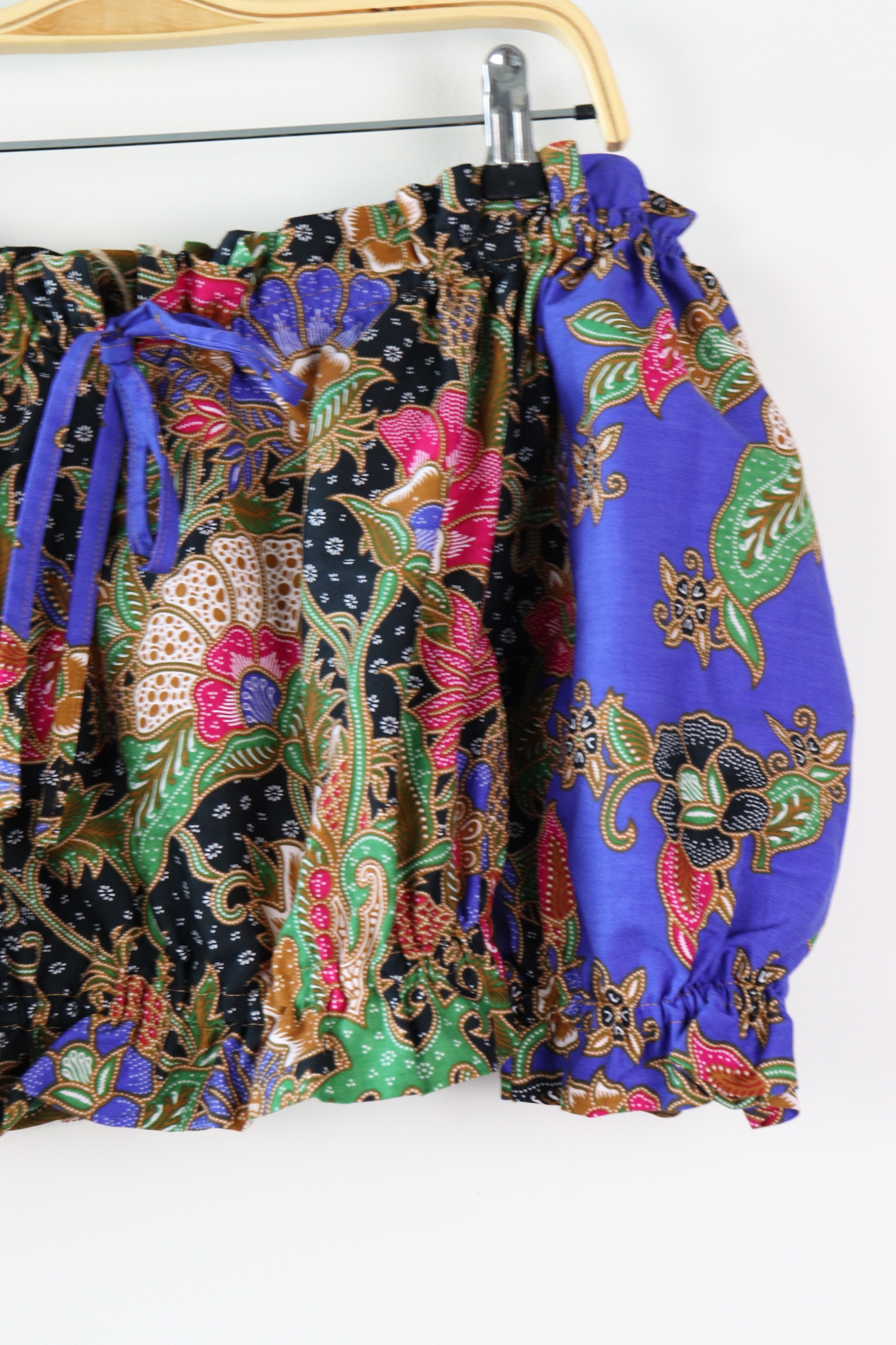 Off-Shoulder Batik Blouse - Wonder