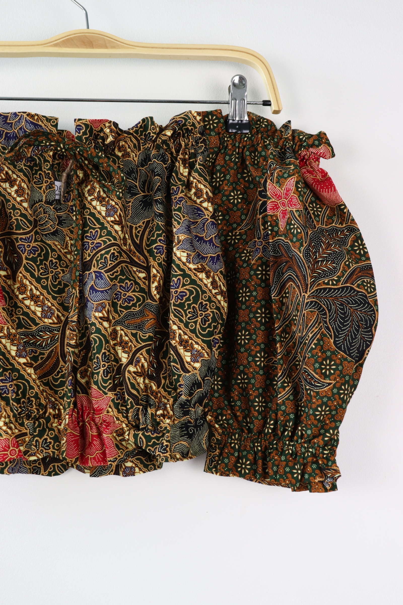 Off-Shoulder Batik Blouse - Comfort