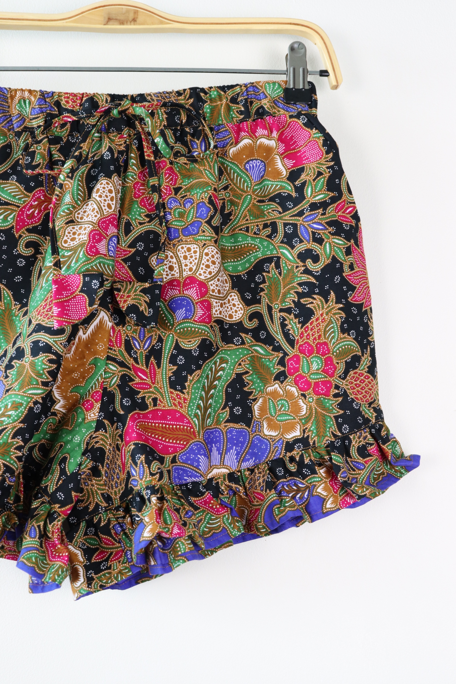 Batik Frou Shorts - Blackie