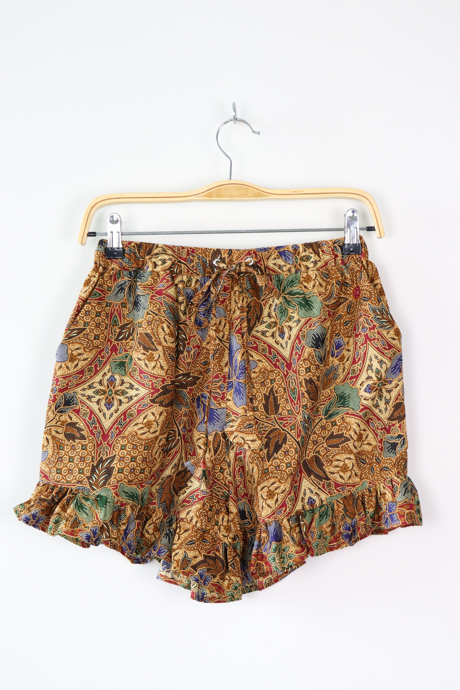 Batik Frou Shorts - Sandy (Earthy Red Highlight)