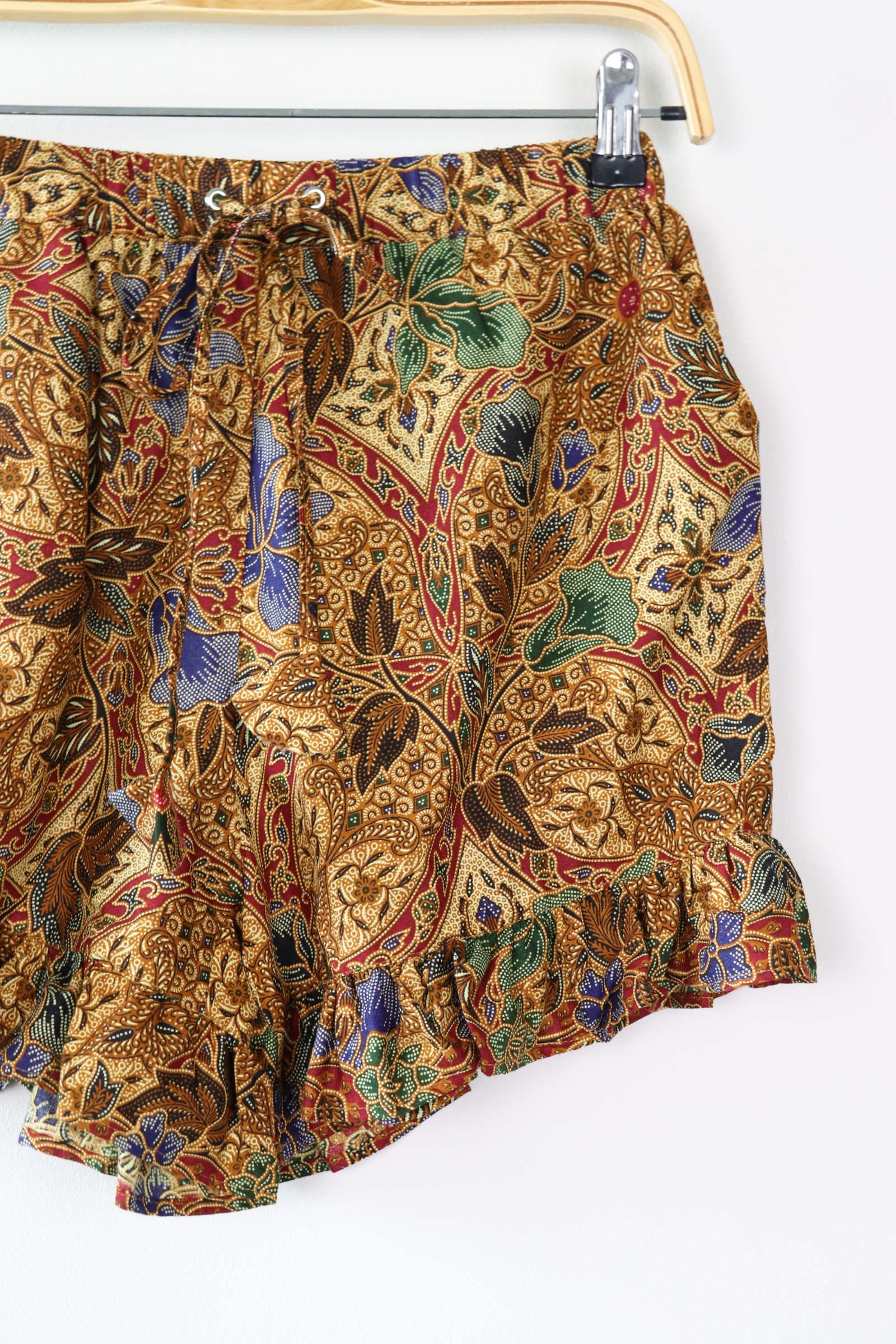 Batik Frou Shorts - Sandy (Earthy Red Highlight)
