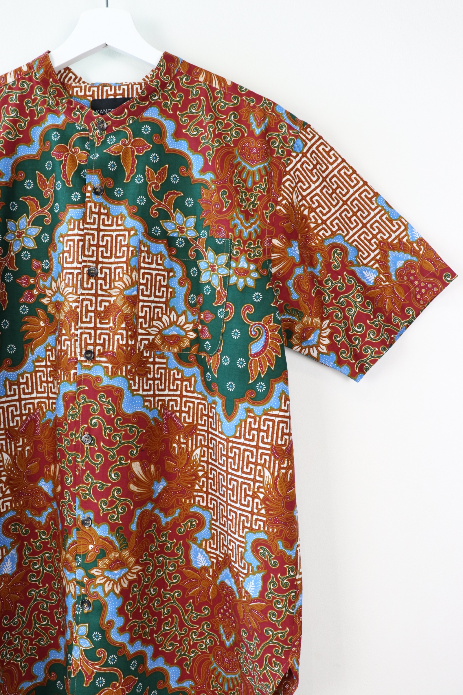 KANOEMEN Stand Collar Batik Shirt - Mondavi (XL)