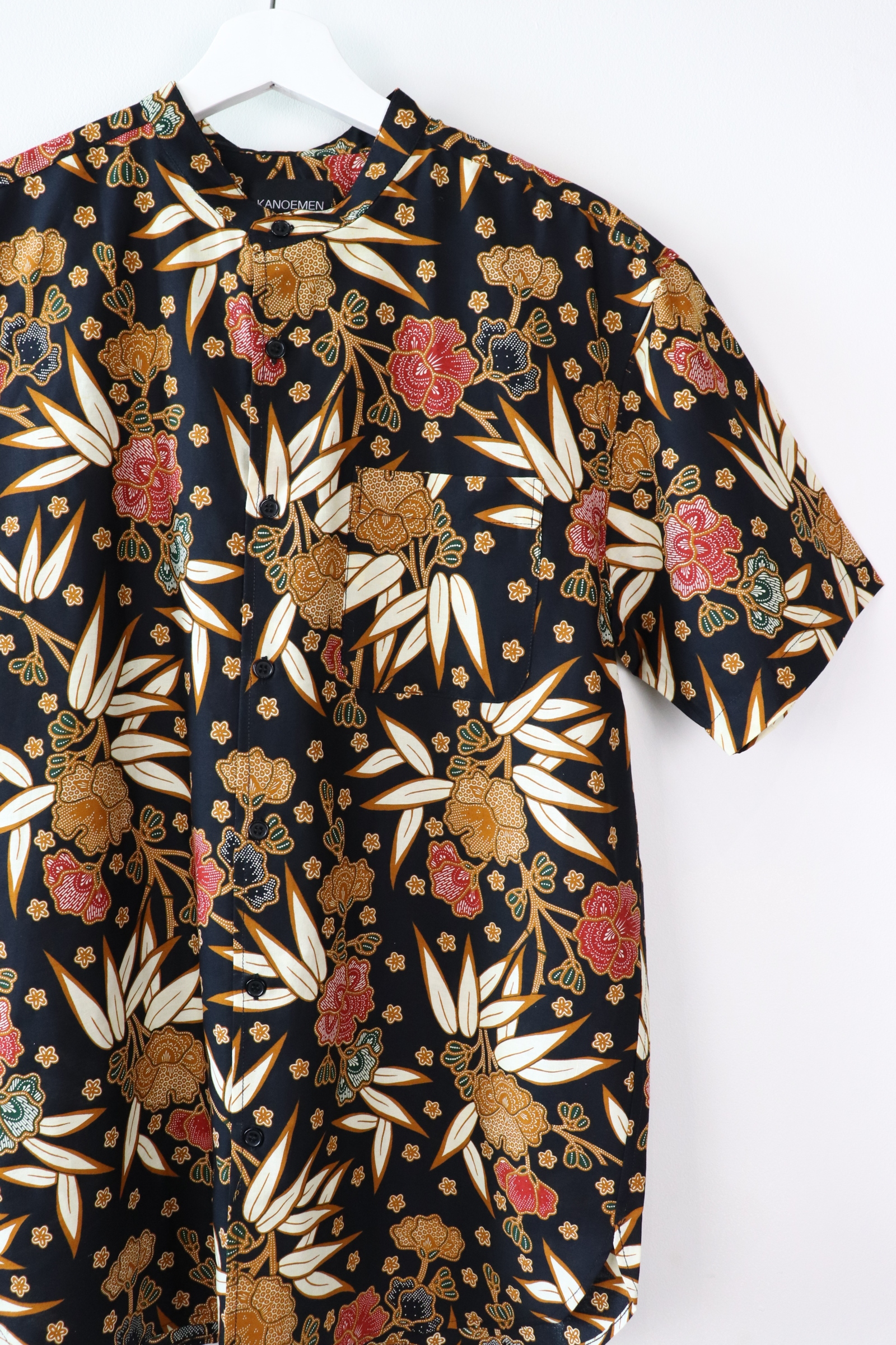 KANOEMEN Stand Collar Batik Shirt - Good day (L)