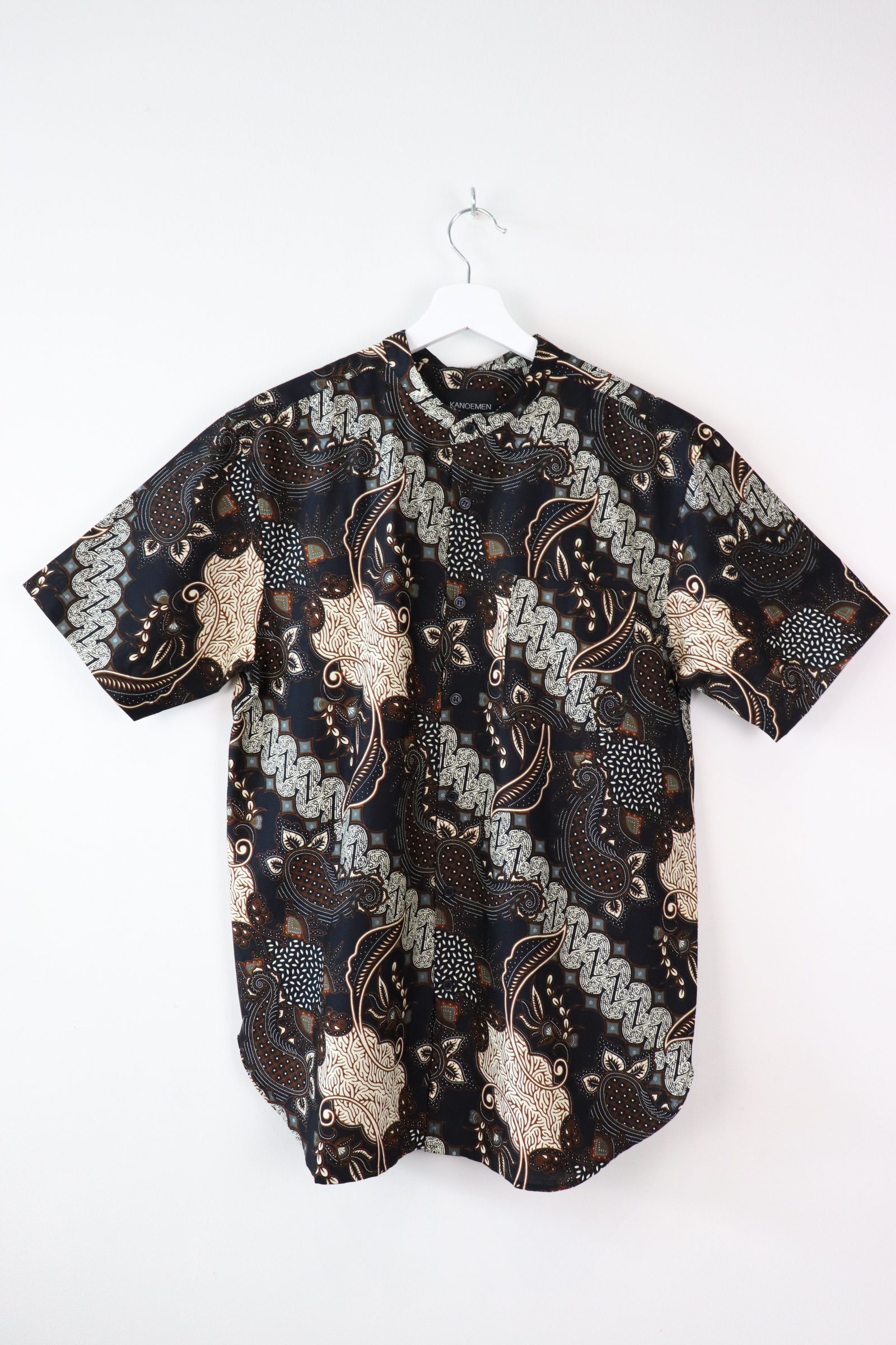 KANOEMEN Stand Collar Batik Shirt - Mcdowell’s (L)