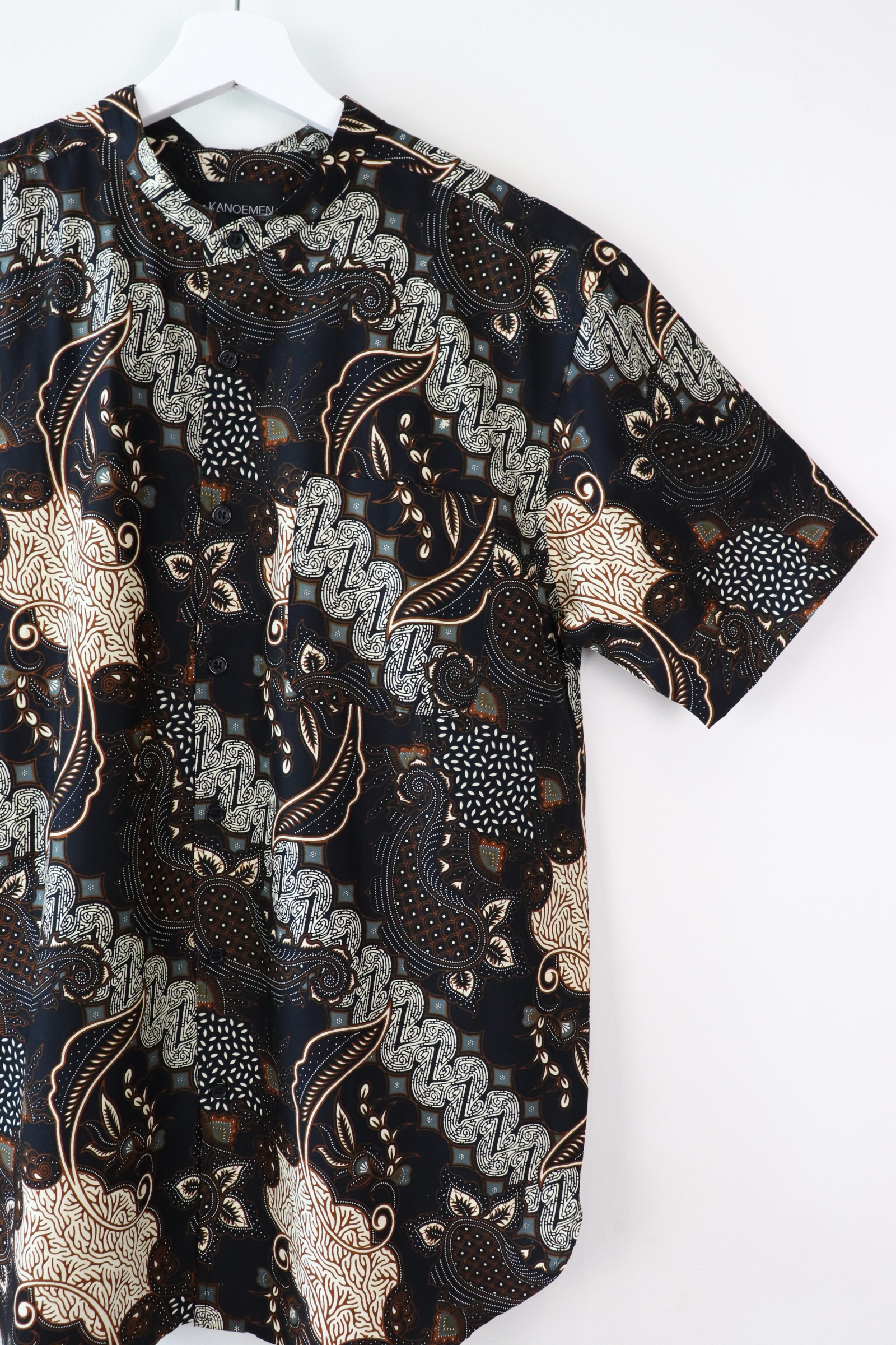 KANOEMEN Stand Collar Batik Shirt - Mcdowell’s (L)