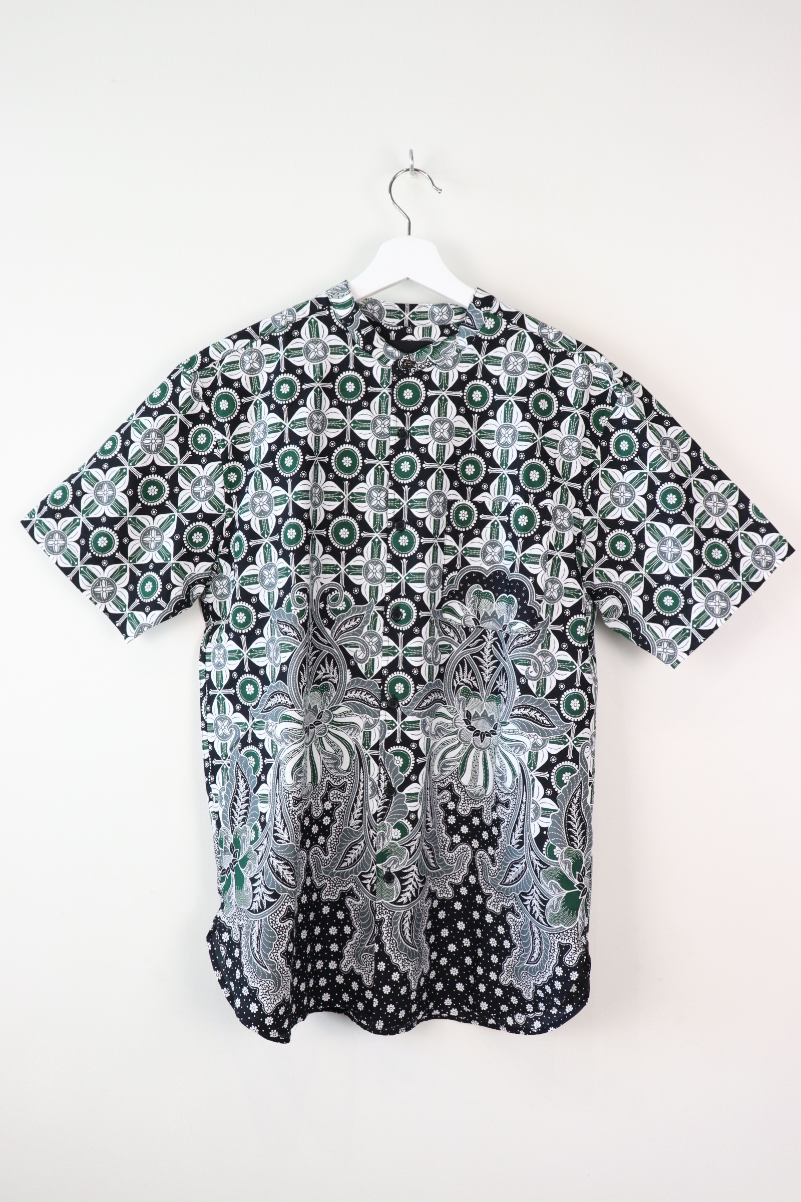 KANOEMEN Stand Collar Batik Shirt - Ruang Kao (L)