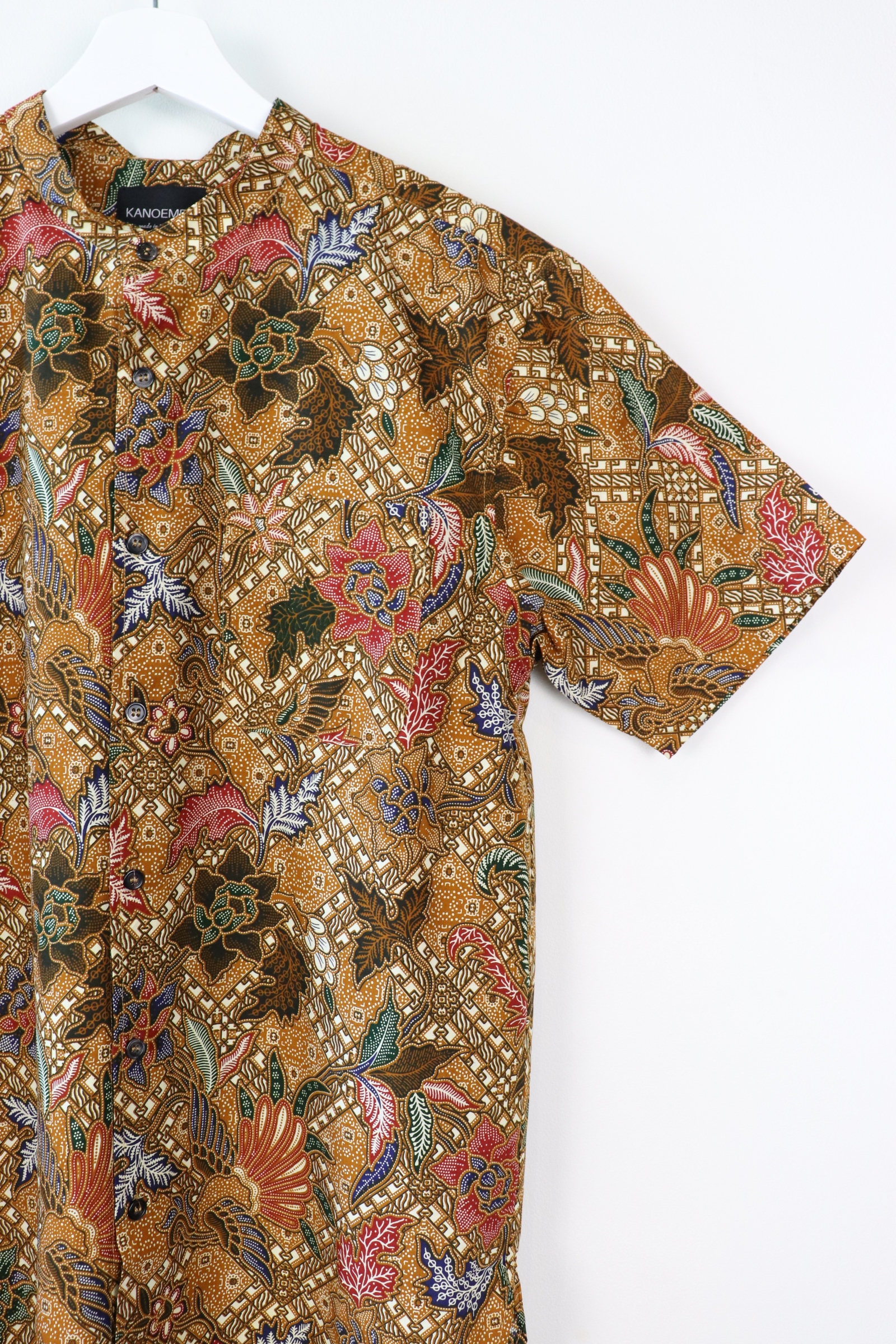 KANOEMEN Stand Collar Batik Shirt - Jinro (L)