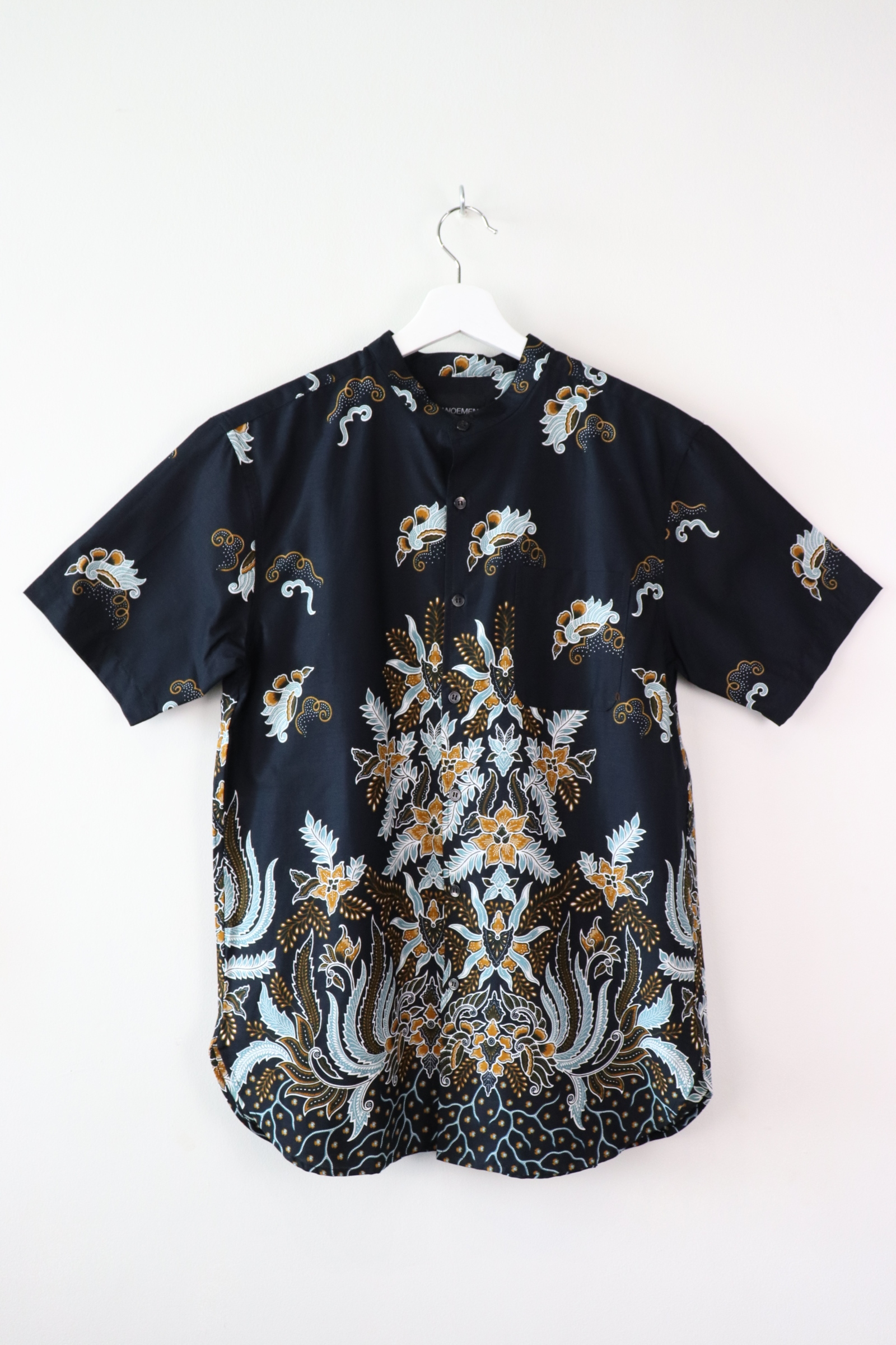 KANOEMEN Stand Collar Batik Shirt - Johnnie (M)