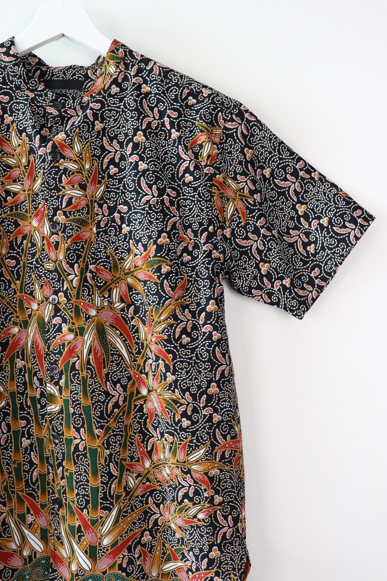 KANOEMEN Stand Collar Batik Shirt - Tequila (M)