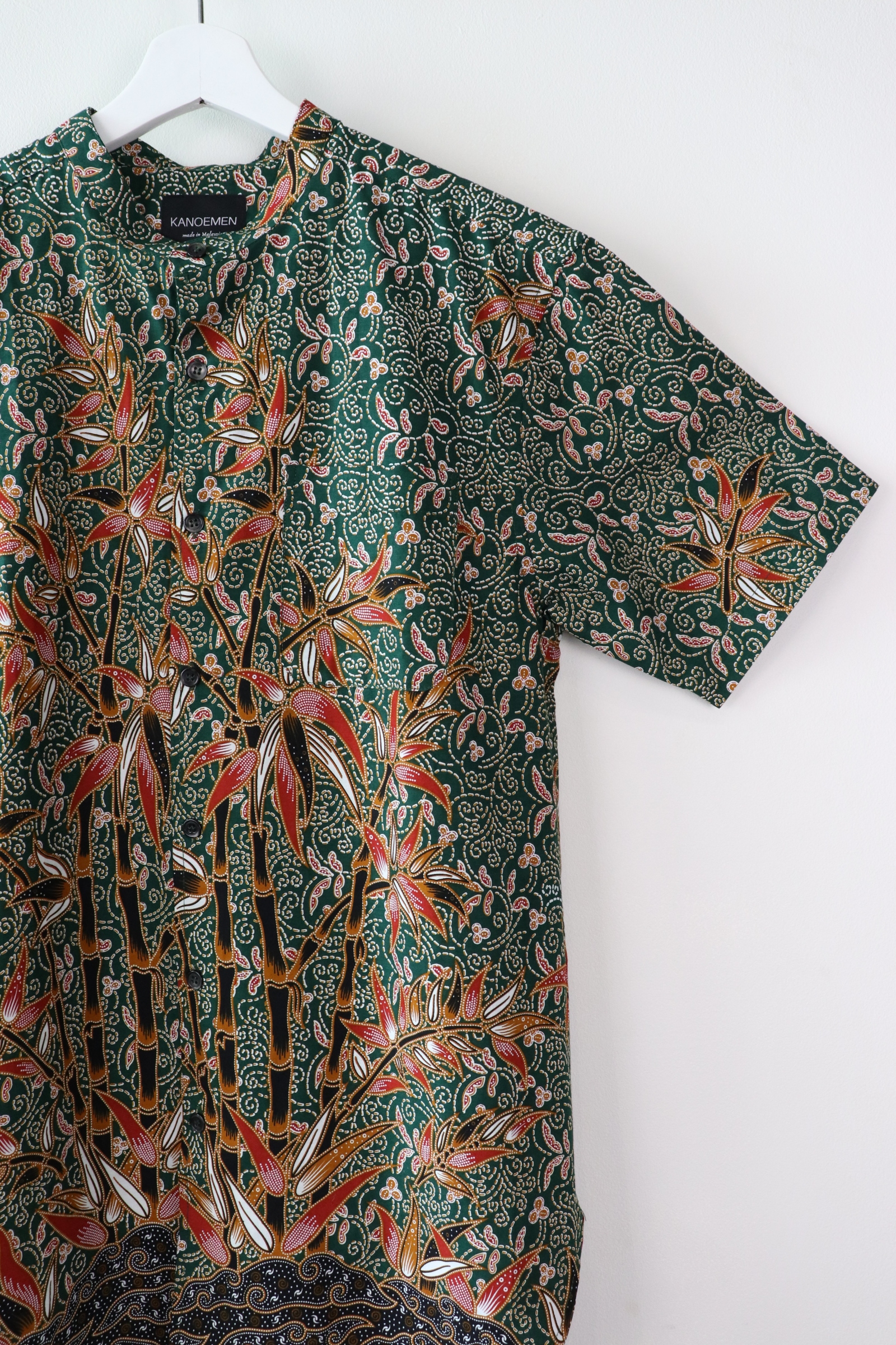 KANOEMEN Stand Collar Batik Shirt - Grants (M)