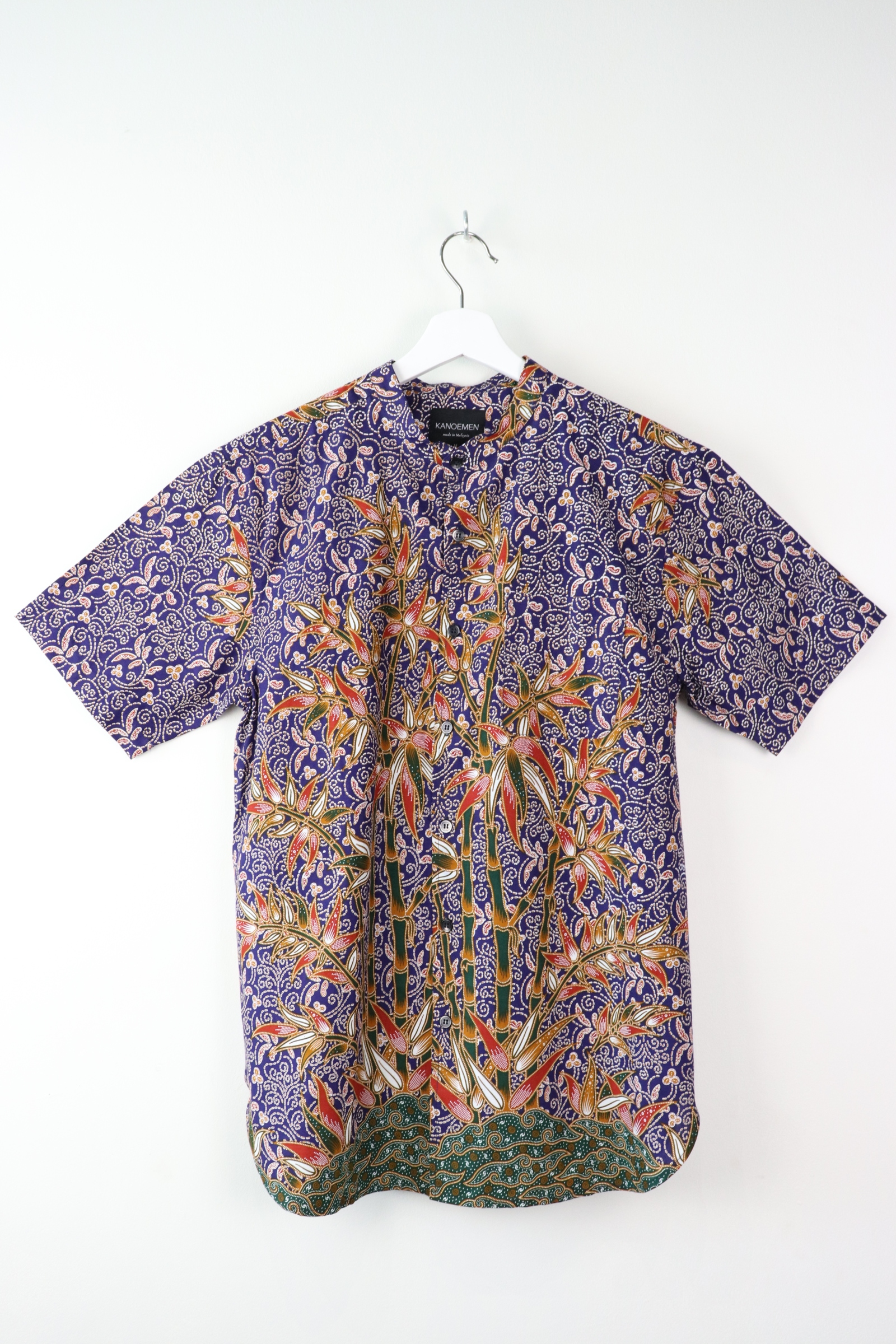 KANOEMEN Stand Collar Batik Shirt - Smirkoff (M)