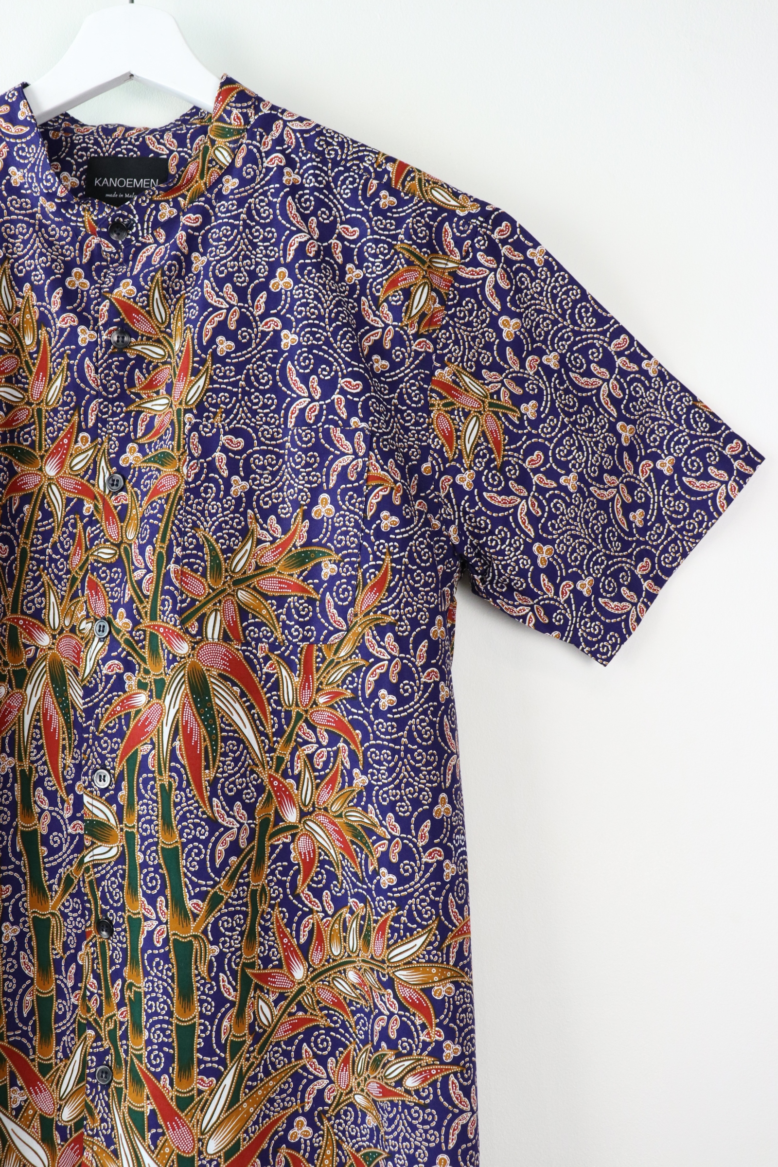 KANOEMEN Stand Collar Batik Shirt - Smirkoff (M)