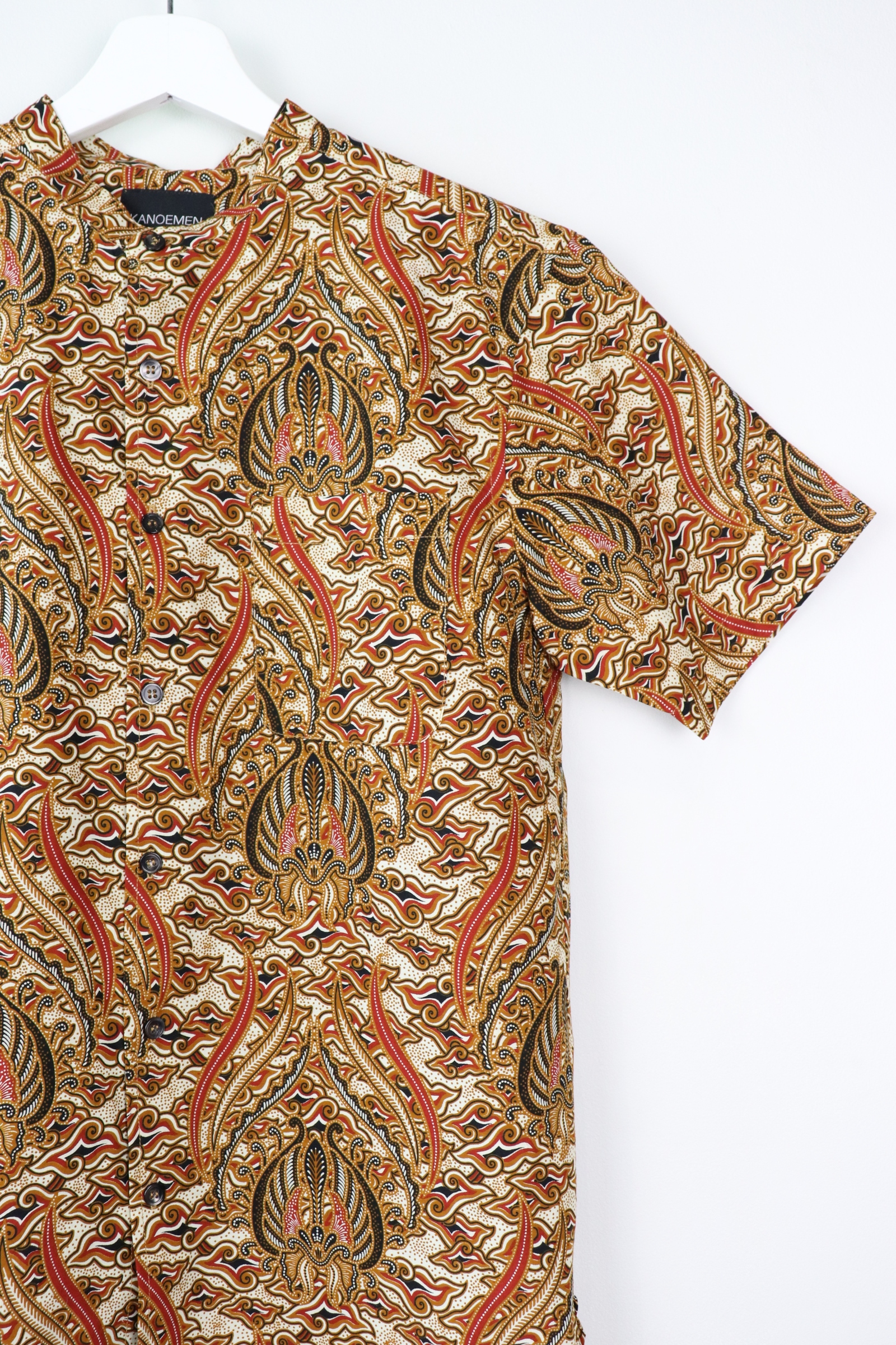 KANOEMEN Stand Collar Batik Shirt - Cognac 