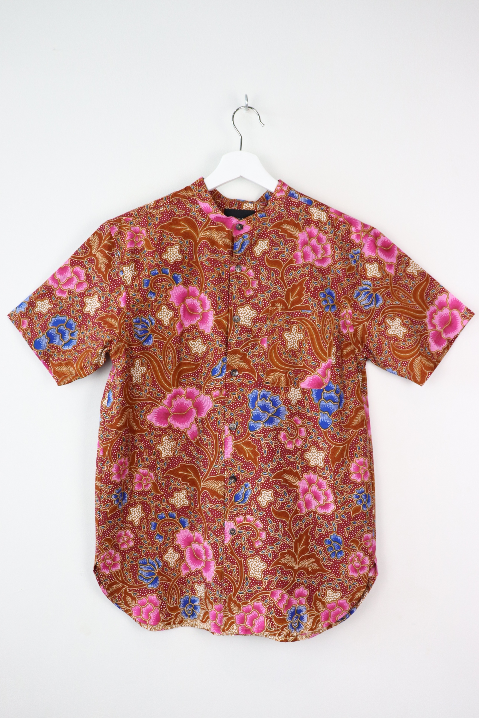 KANOEMEN Stand Collar Batik Shirt - Whiskey (S)
