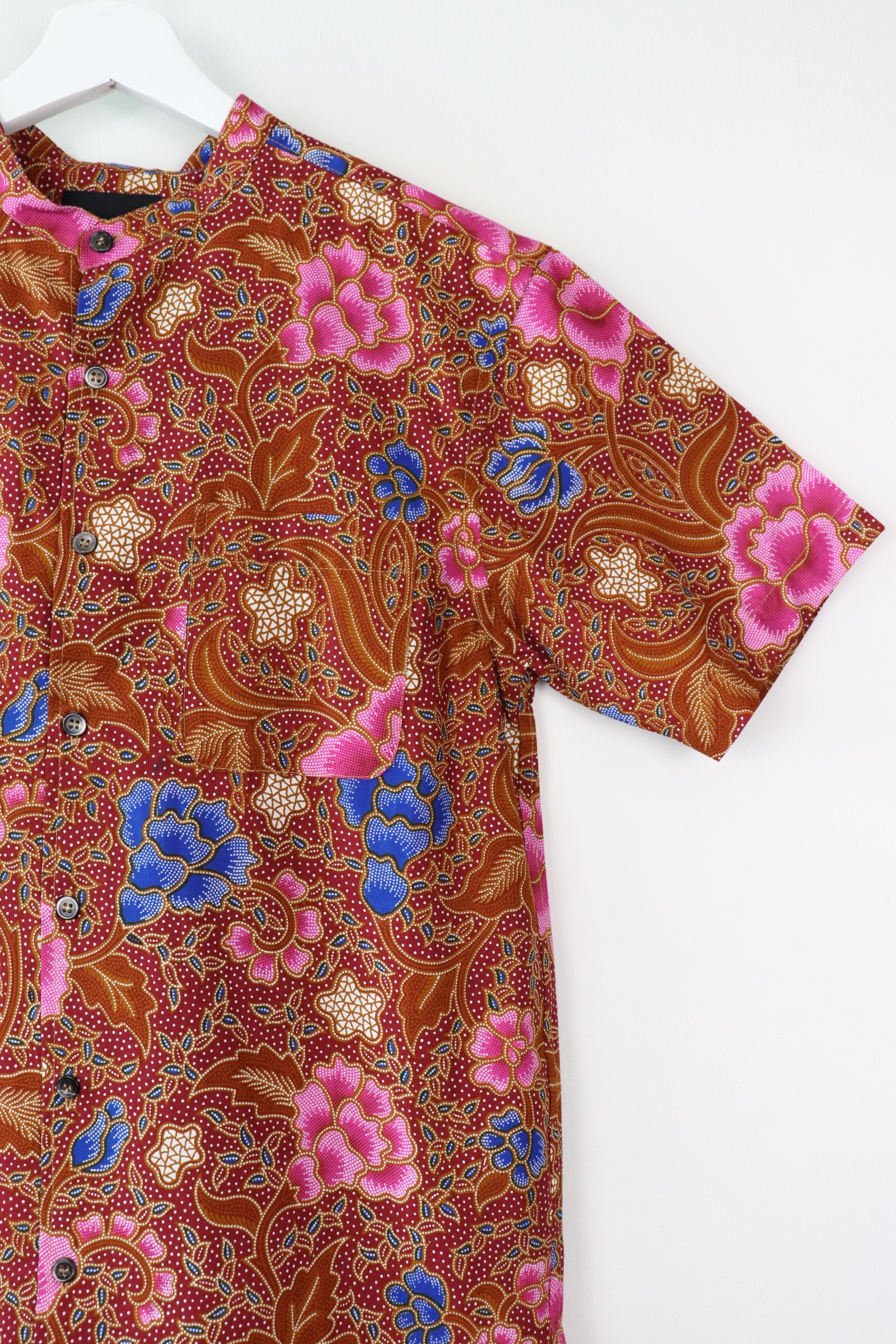 KANOEMEN Stand Collar Batik Shirt - Whiskey (S)