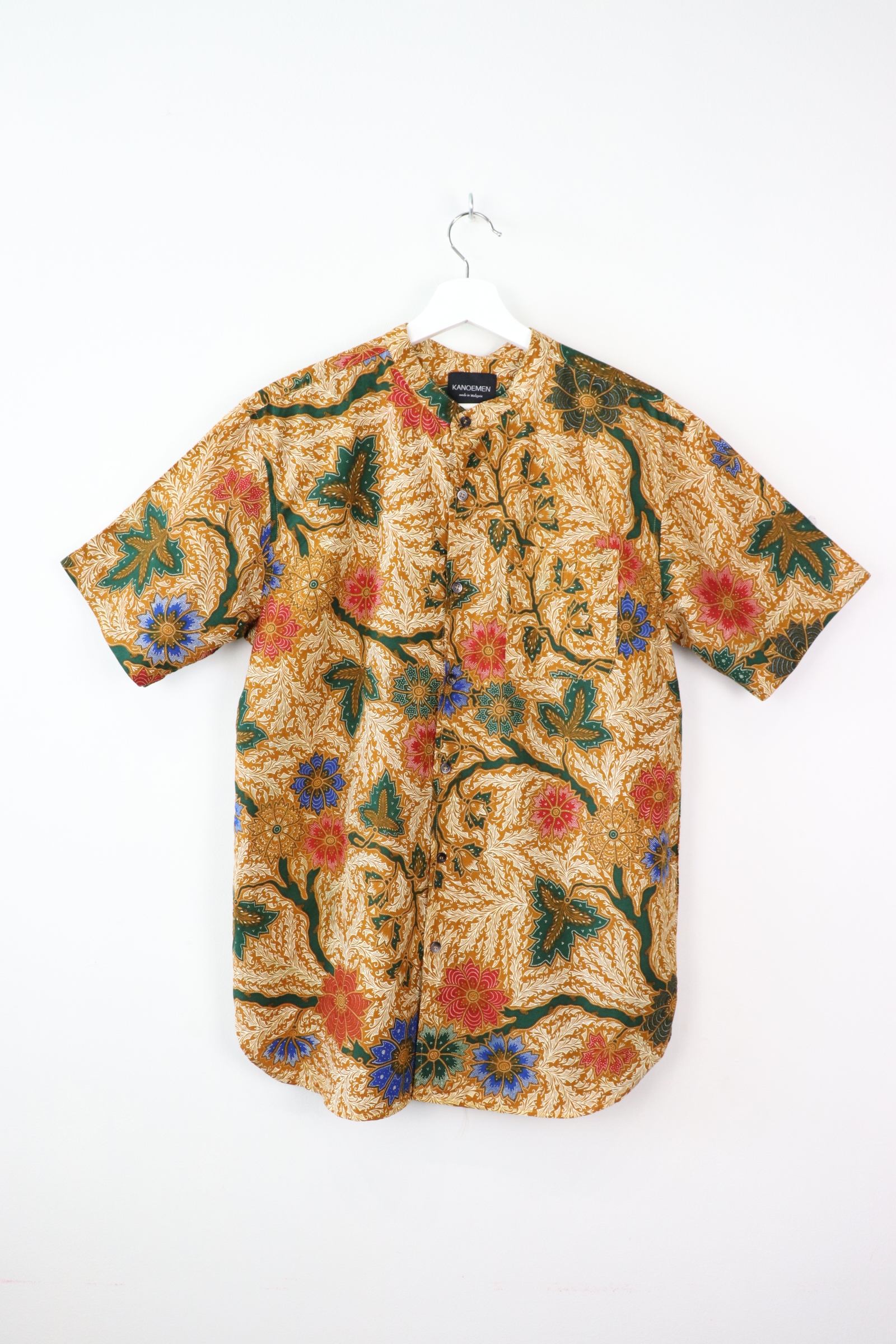 KANOEMEN Stand Collar Batik Shirt - Moët (XL)