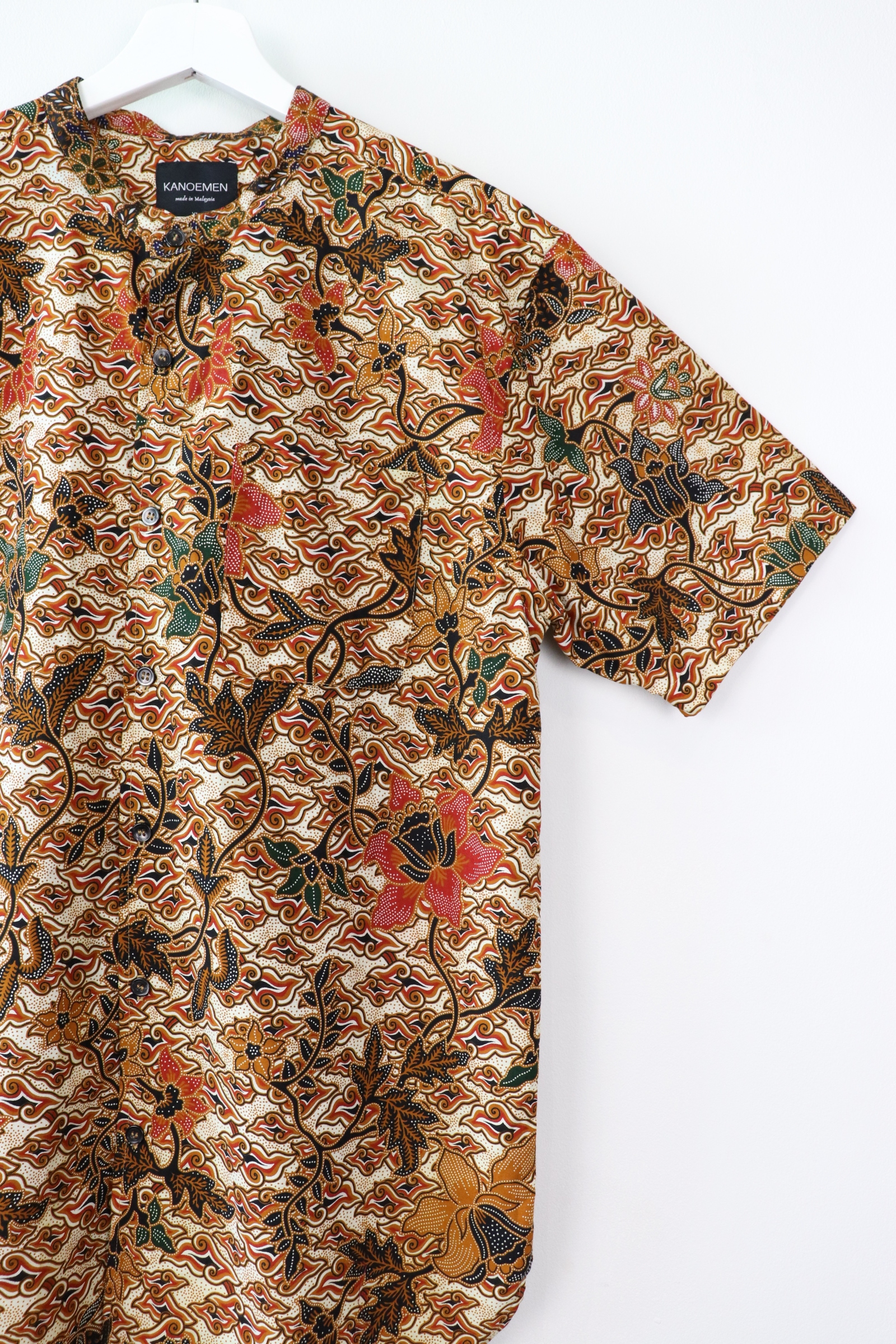 KANOEMEN Stand Collar Batik Shirt - Chandon Black (L)