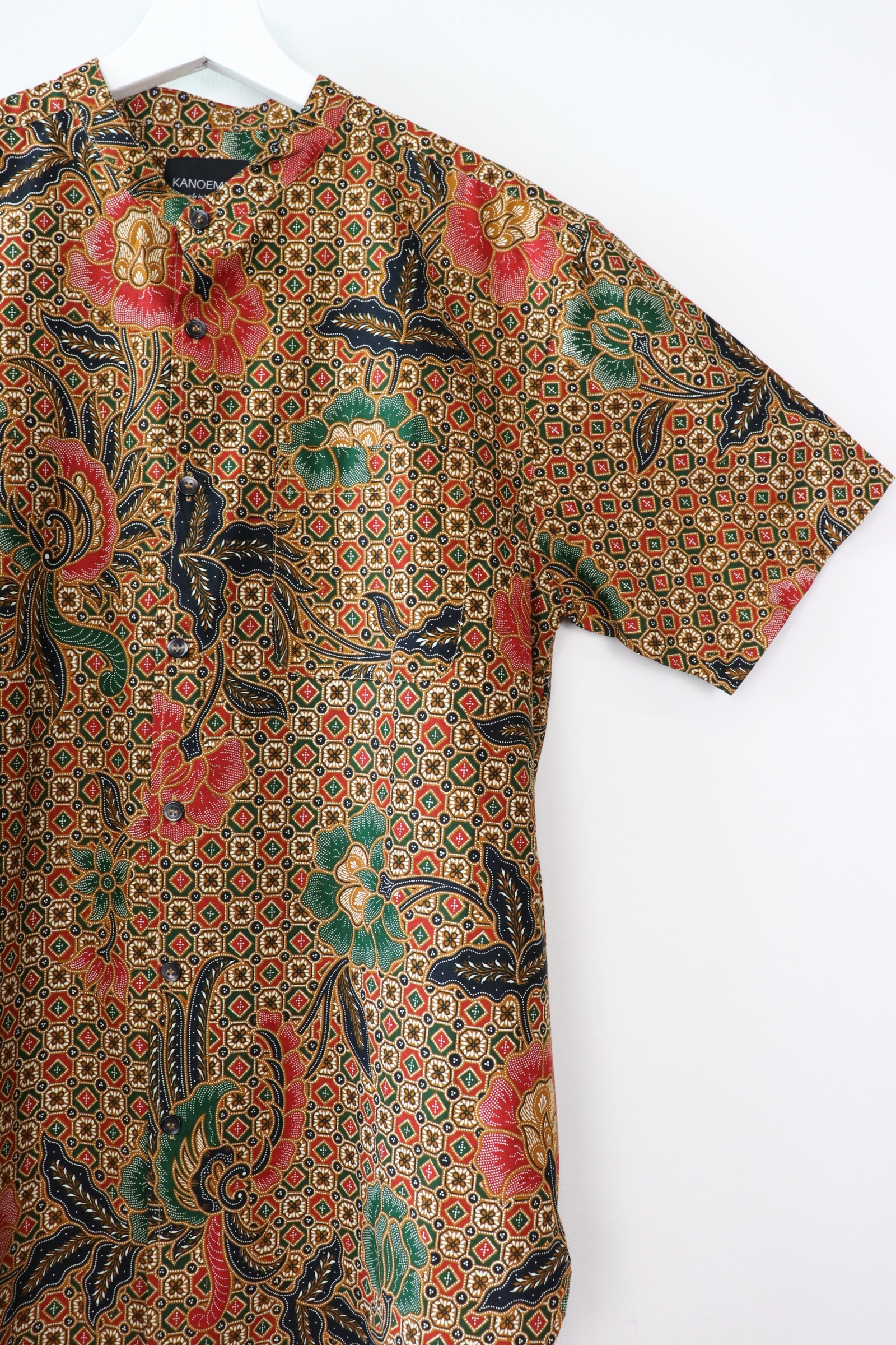 KANOEMEN Stand Collar Batik Shirt - De Kuyper (L)