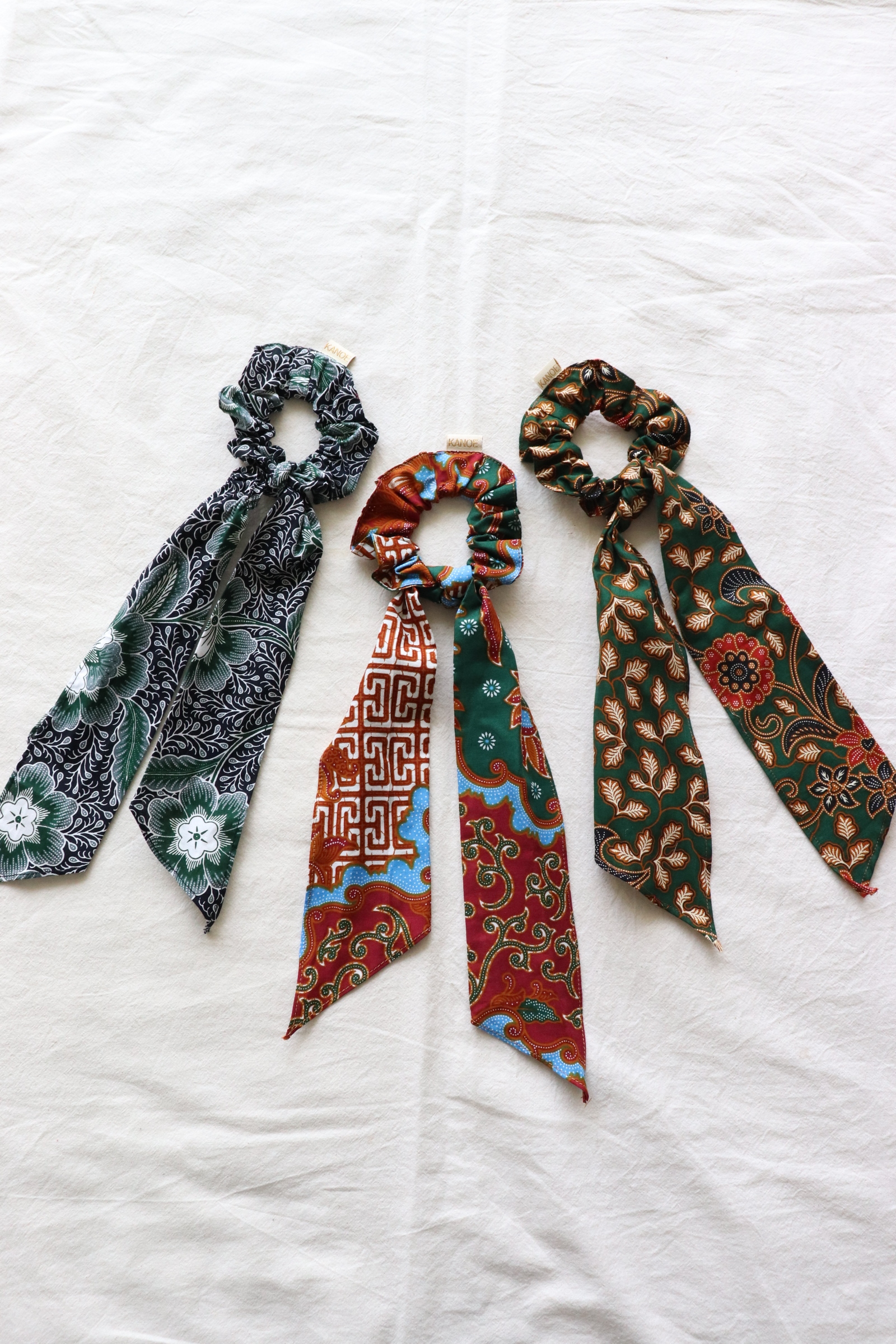 Batik Scrunchie w/ Ribbon [Set of 3] - Zippy