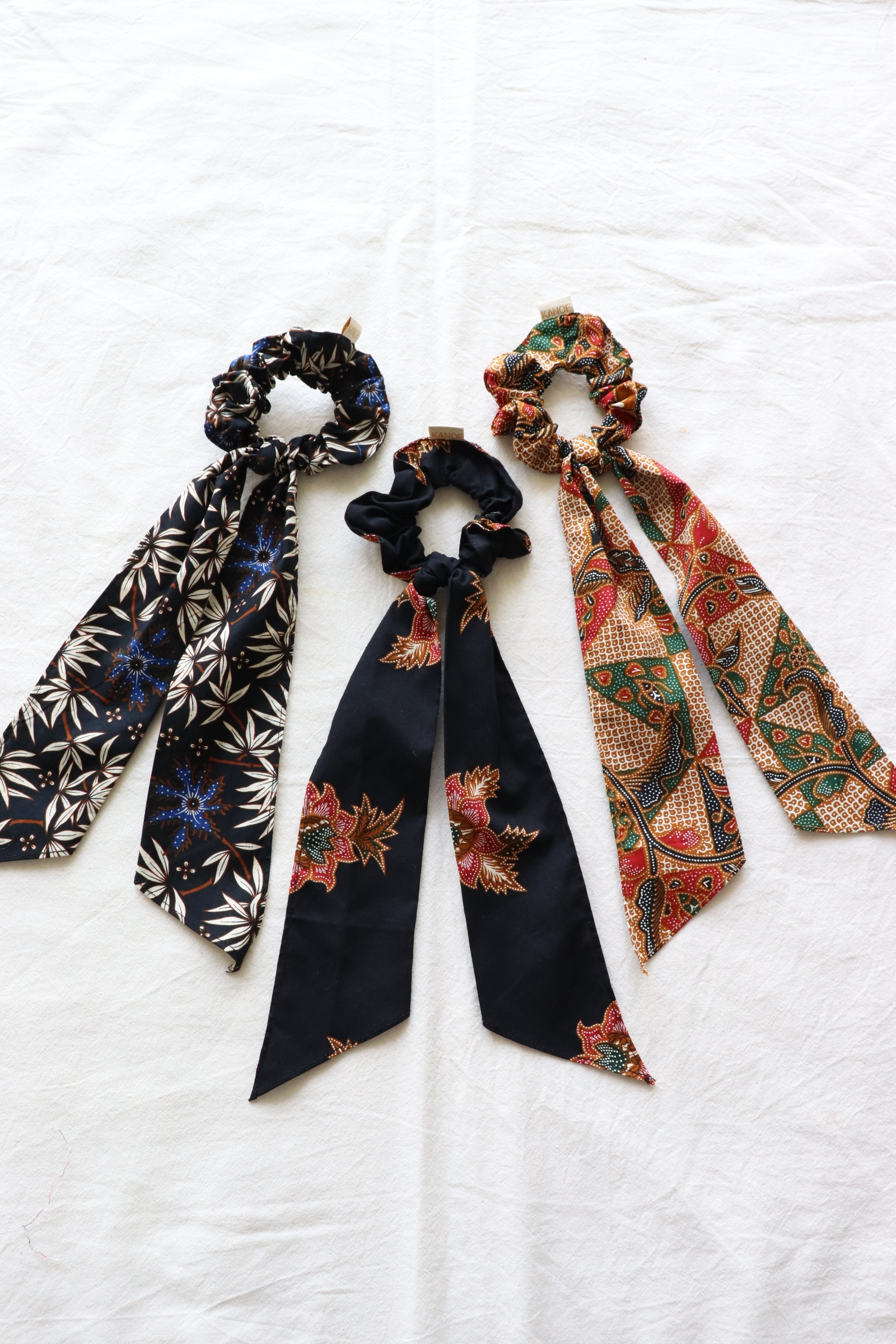 Batik Scrunchie w/ Ribbon [Set of 3] - Daffy