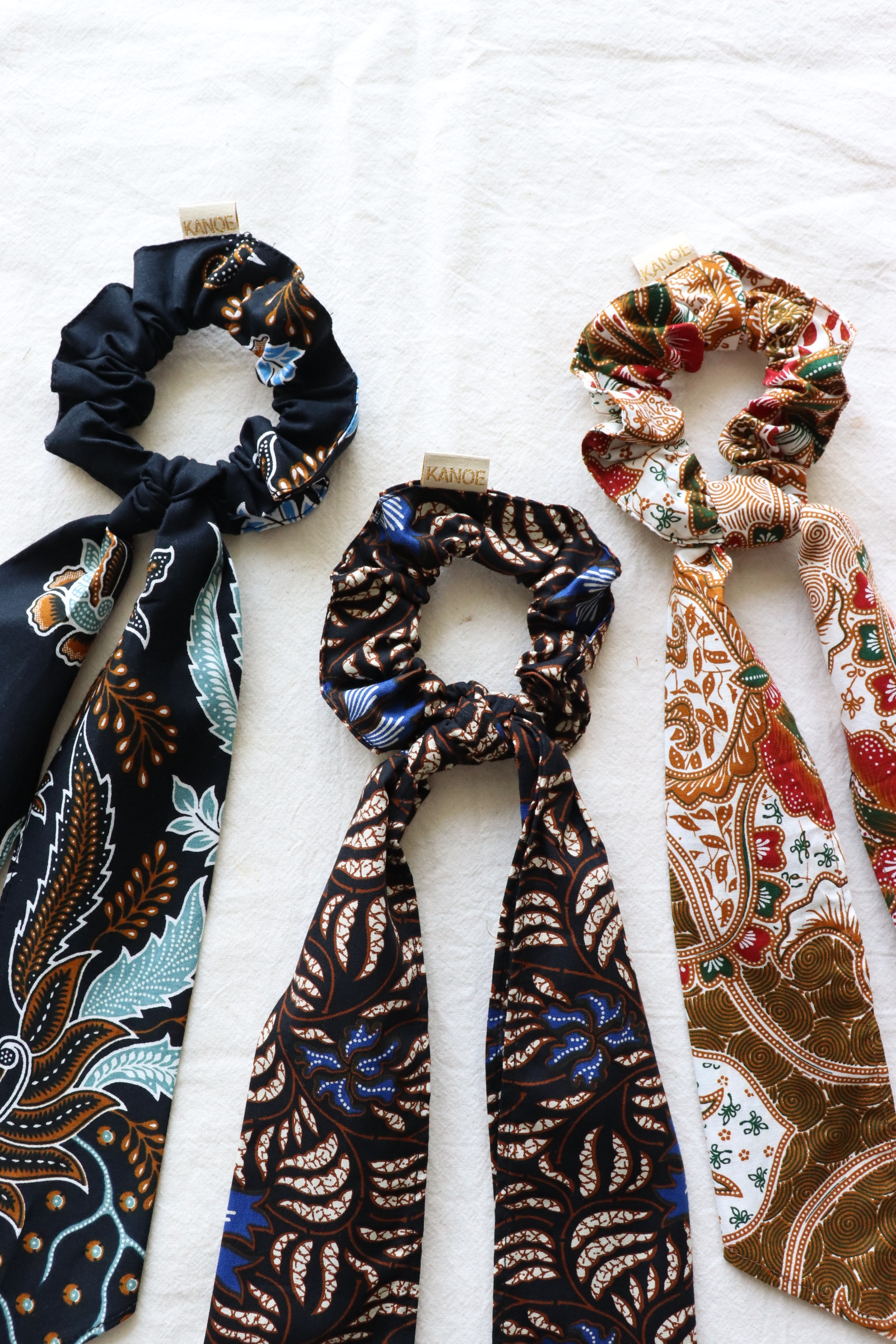 Batik Scrunchie w/ Ribbon [Set of 3] - Angel