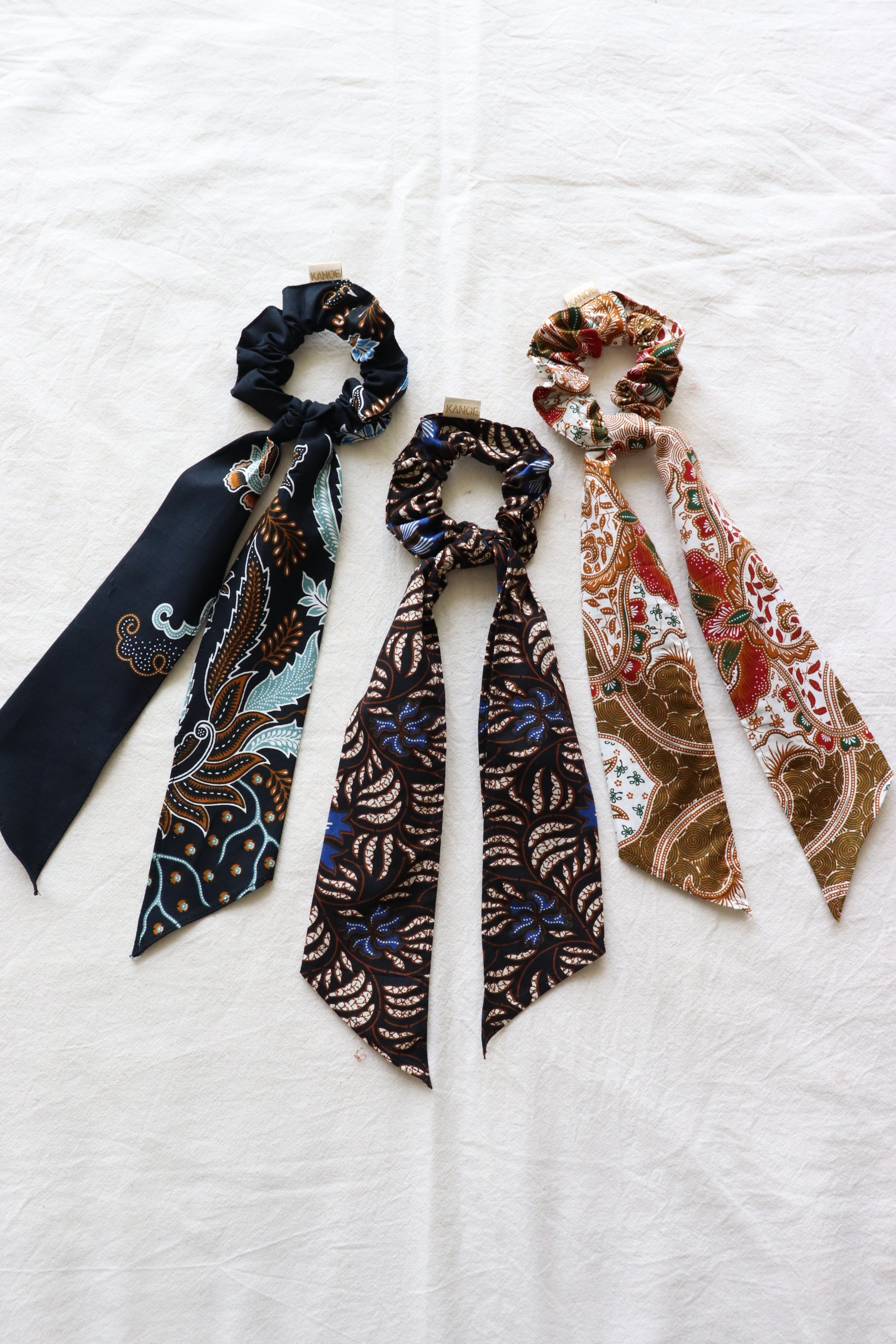 Batik Scrunchie w/ Ribbon [Set of 3] - Angel