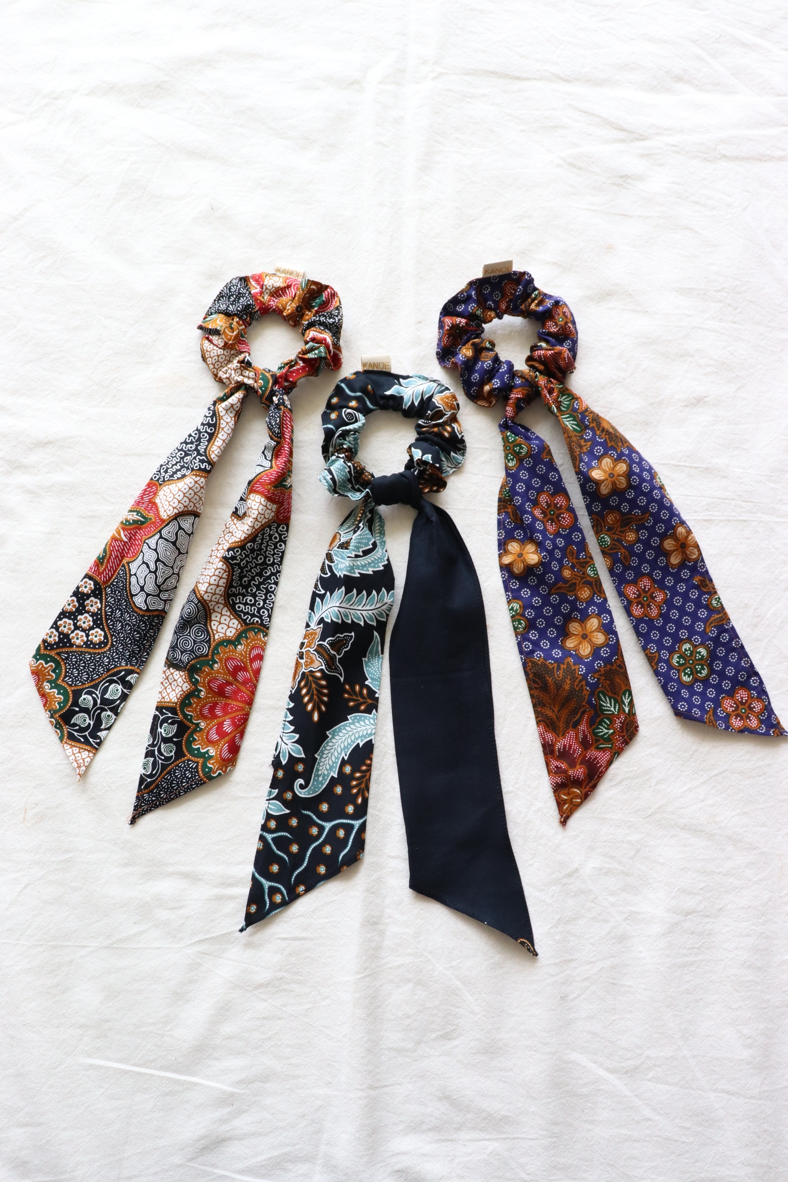 Batik Scrunchie w/ Ribbon [Set of 3] - Ace